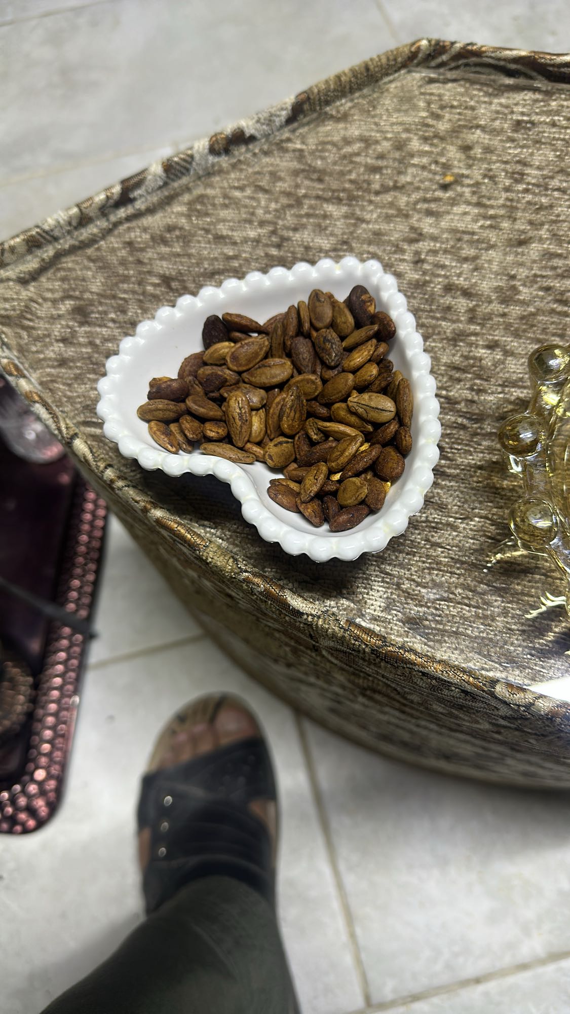 نوى التمر المحمص
