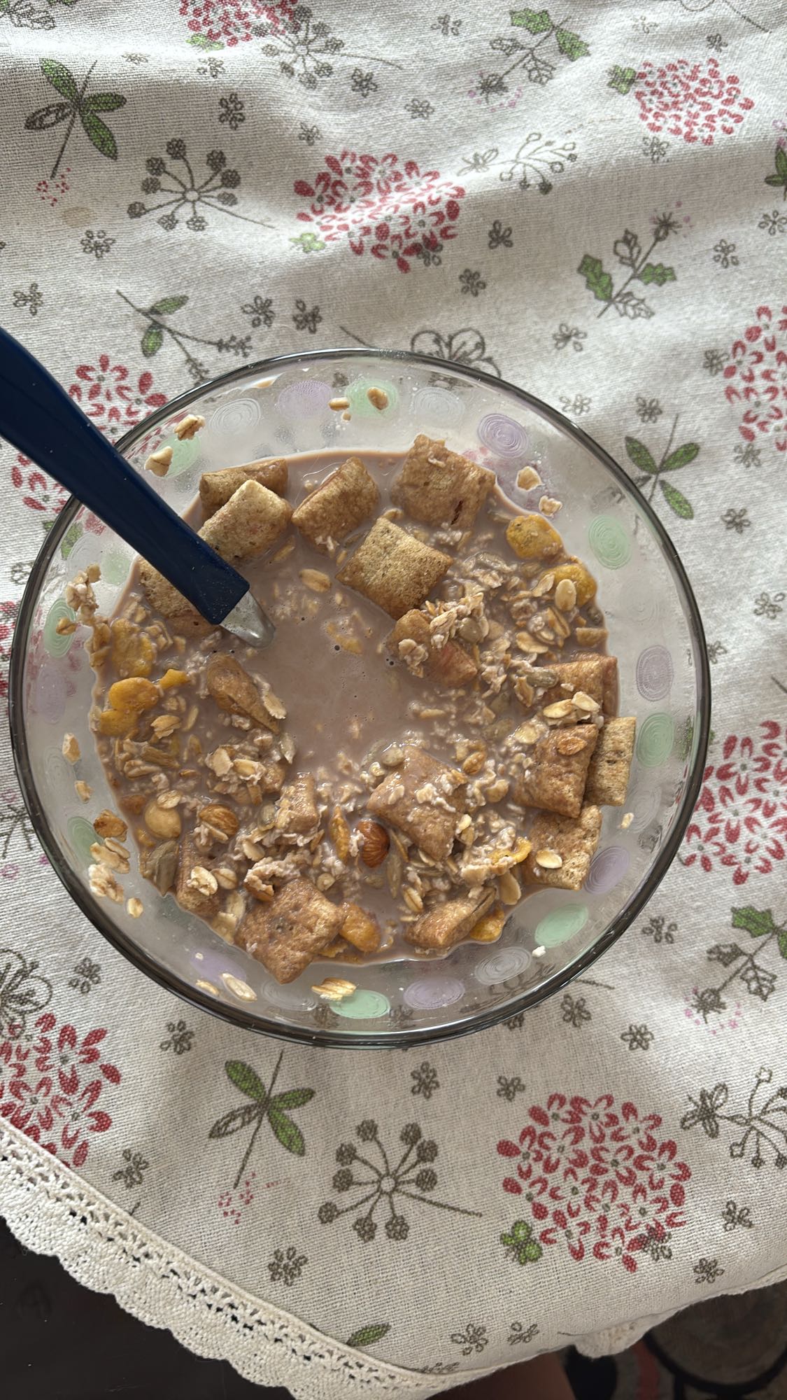 Cereal con leche y frutos secos