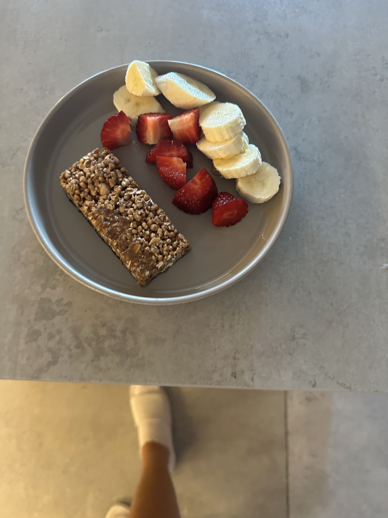 Plato de frutas y barra