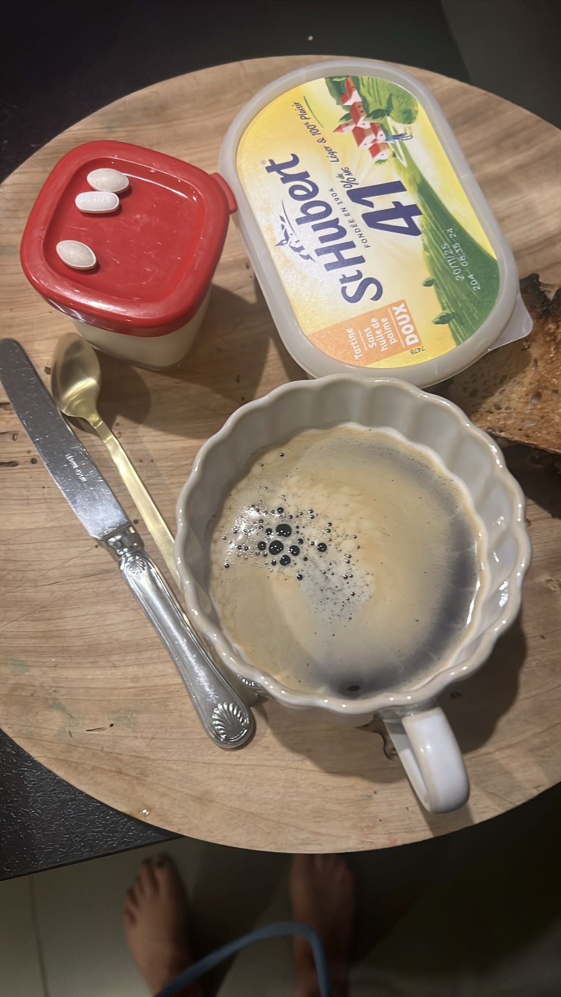 Petit-déjeuner tartine café