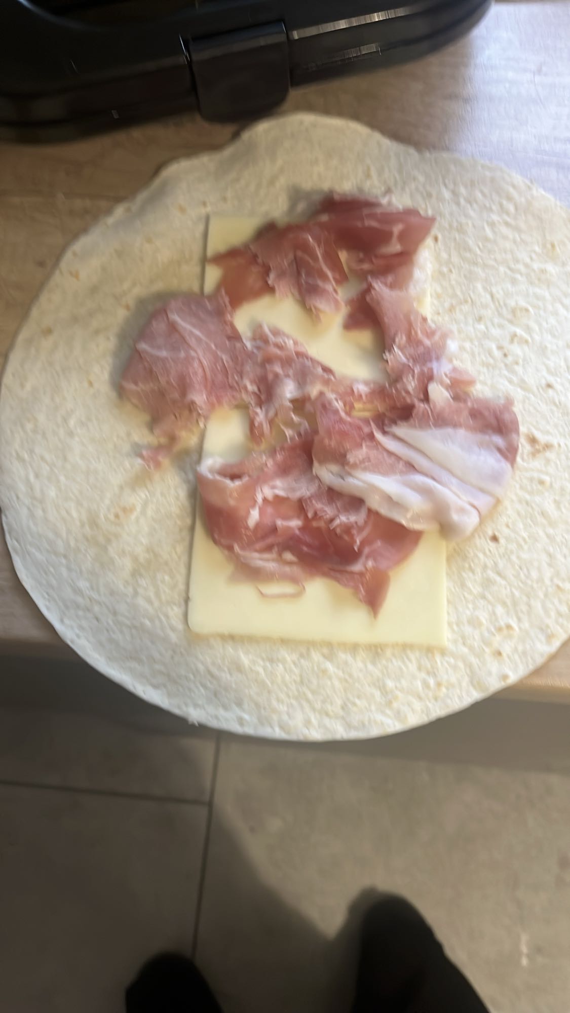 Tortilla cu șuncă și cașcaval