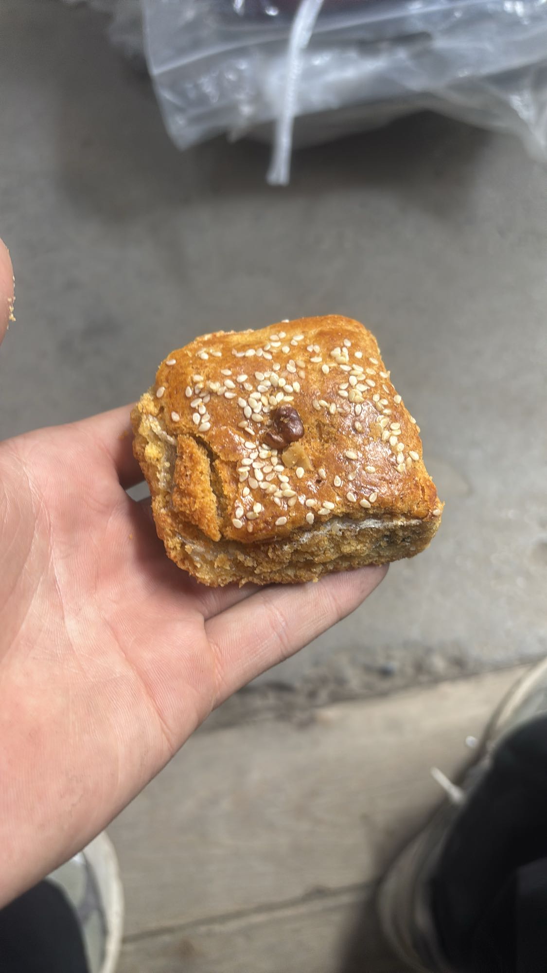 булочка с кунжутом