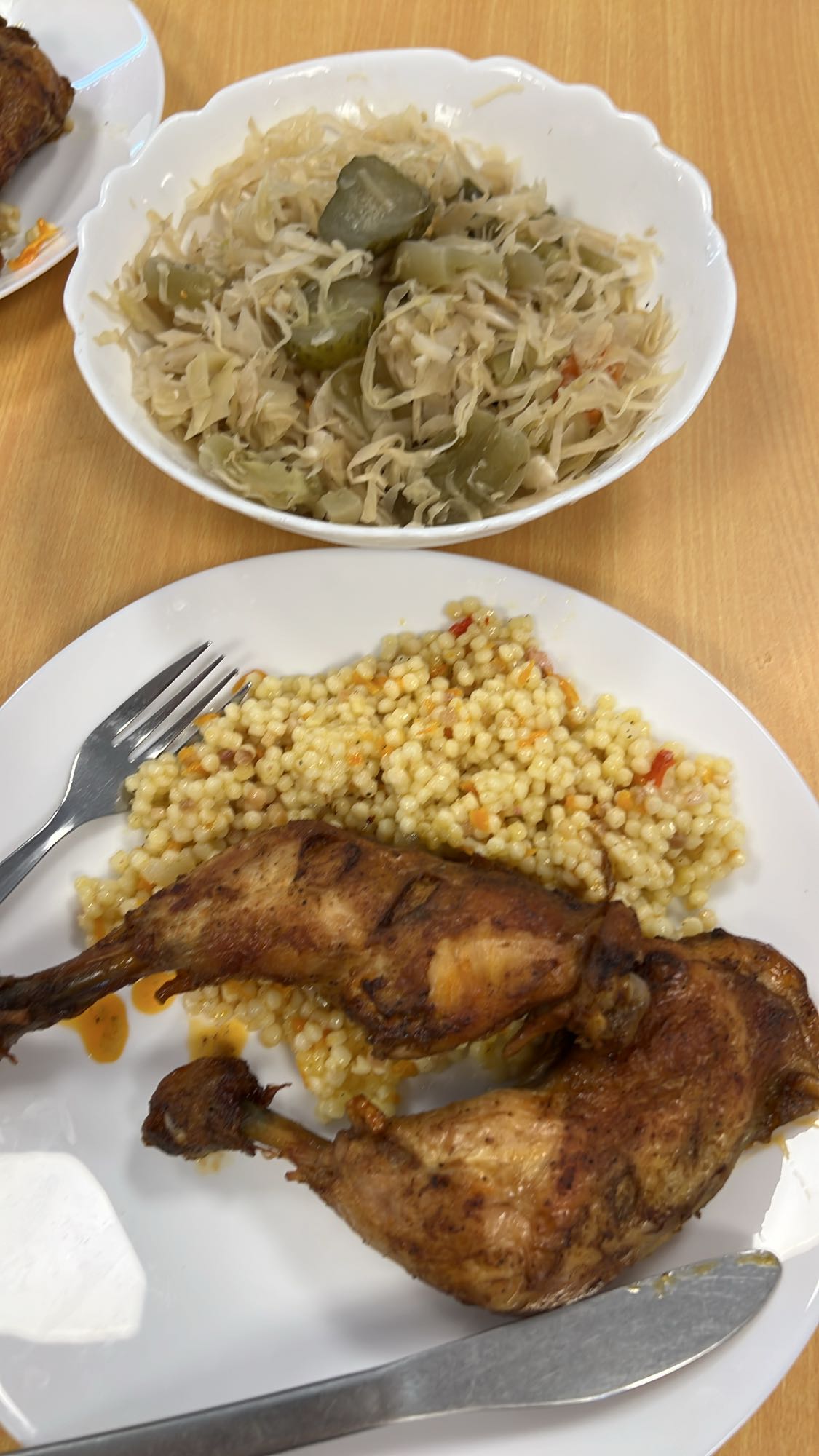 Pui cu paste și varză