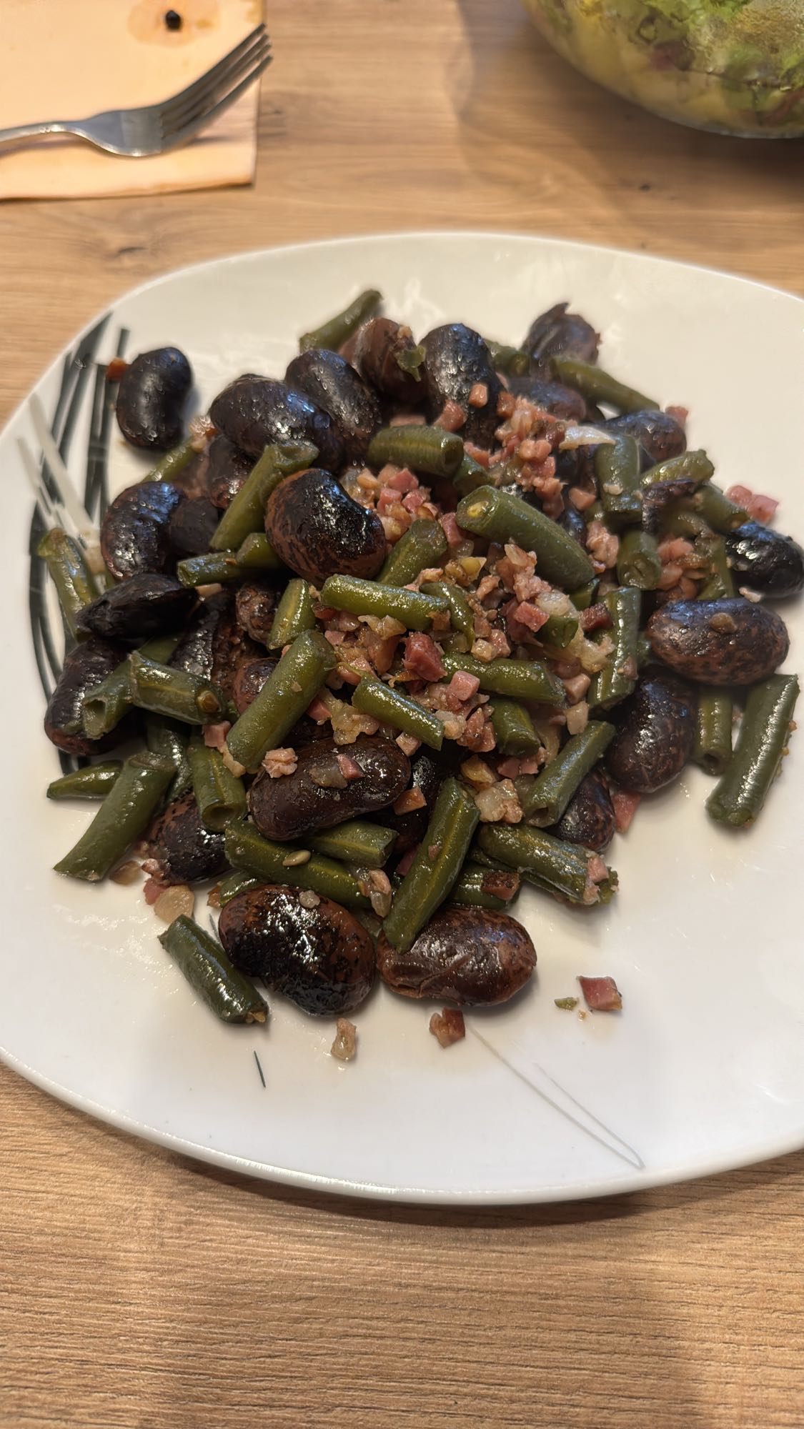 Bohnen mit Speck und Wachtelbohnen