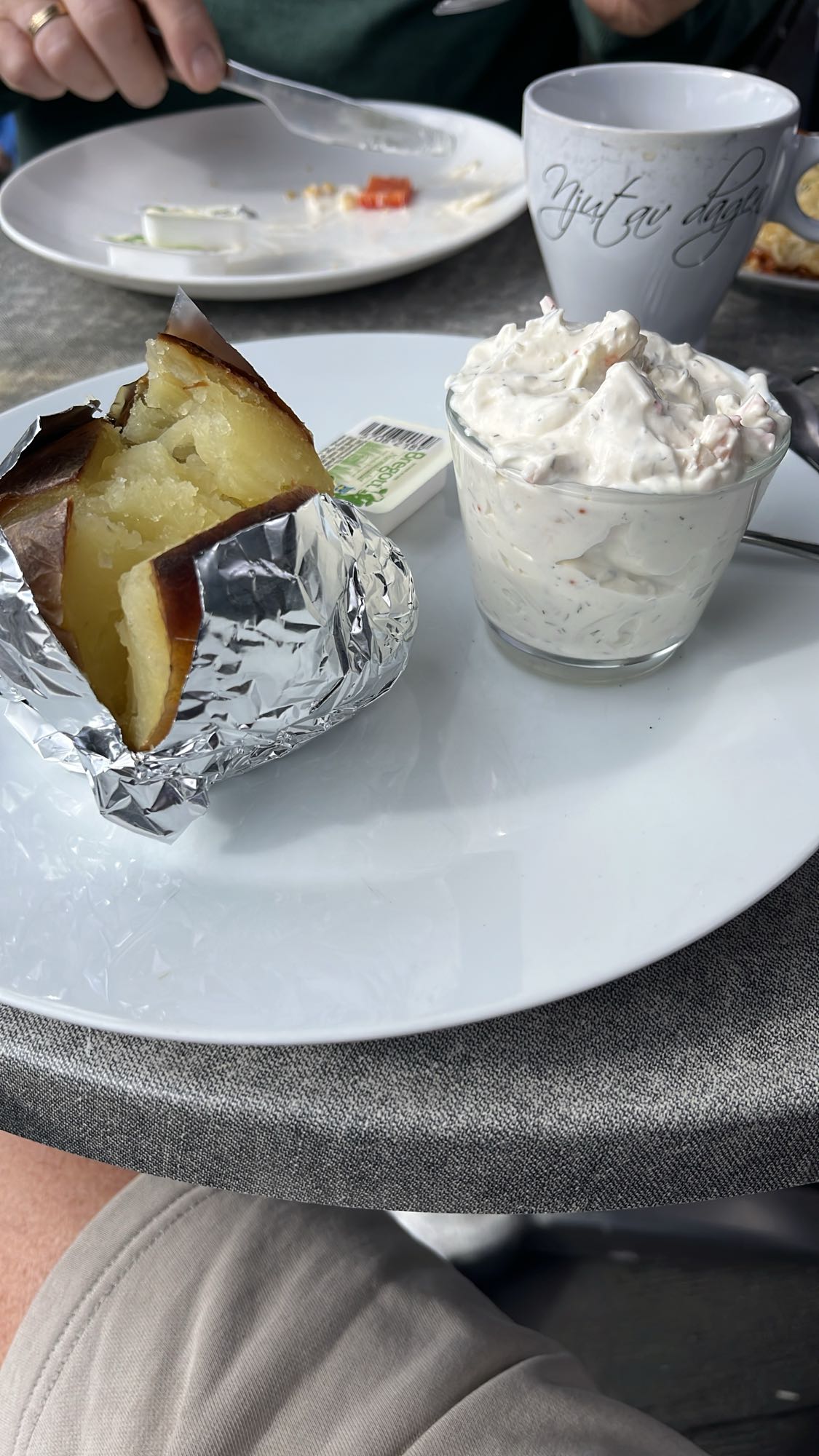 Bakad potatis med röra