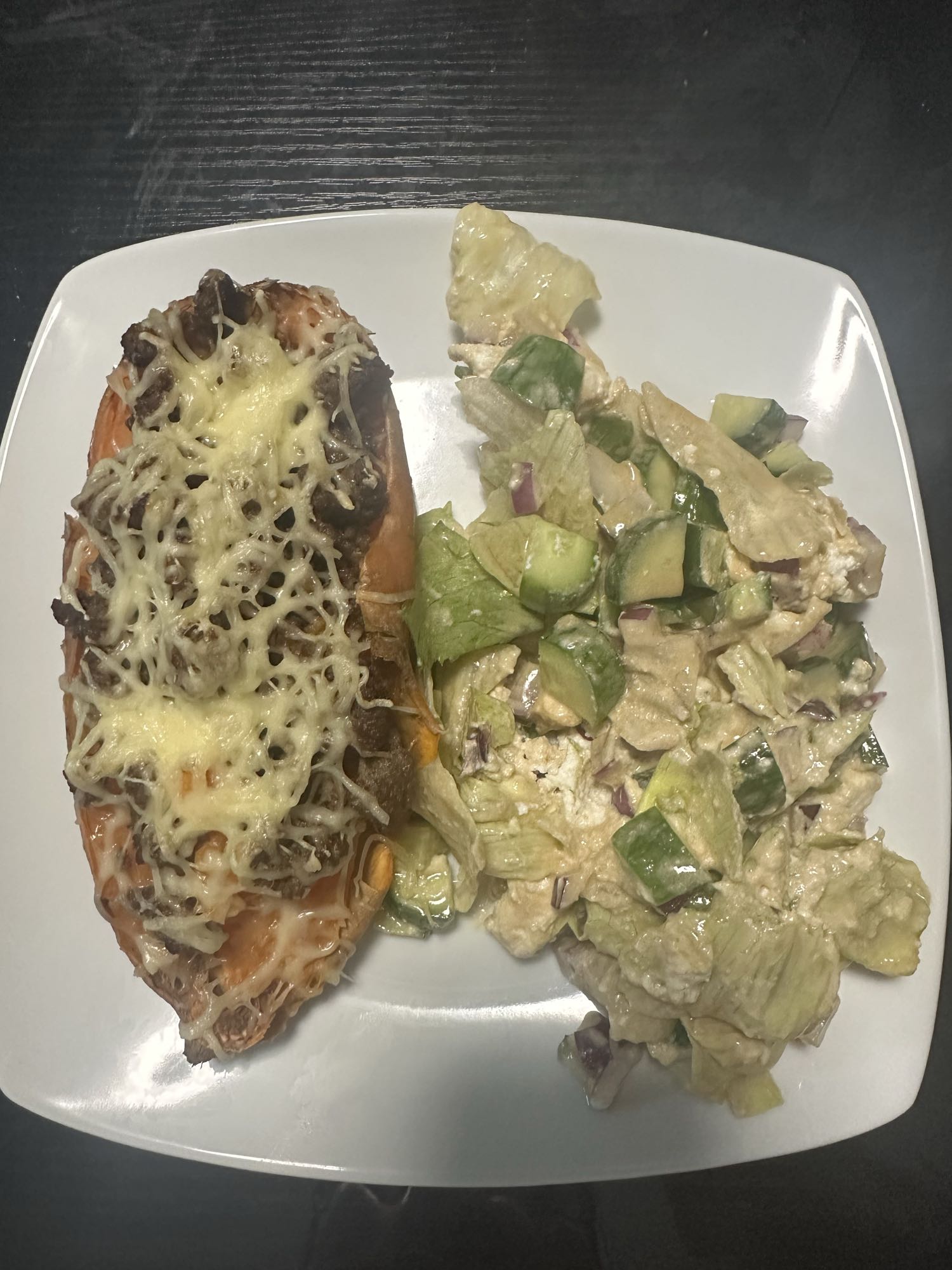 Patate farcie et salade