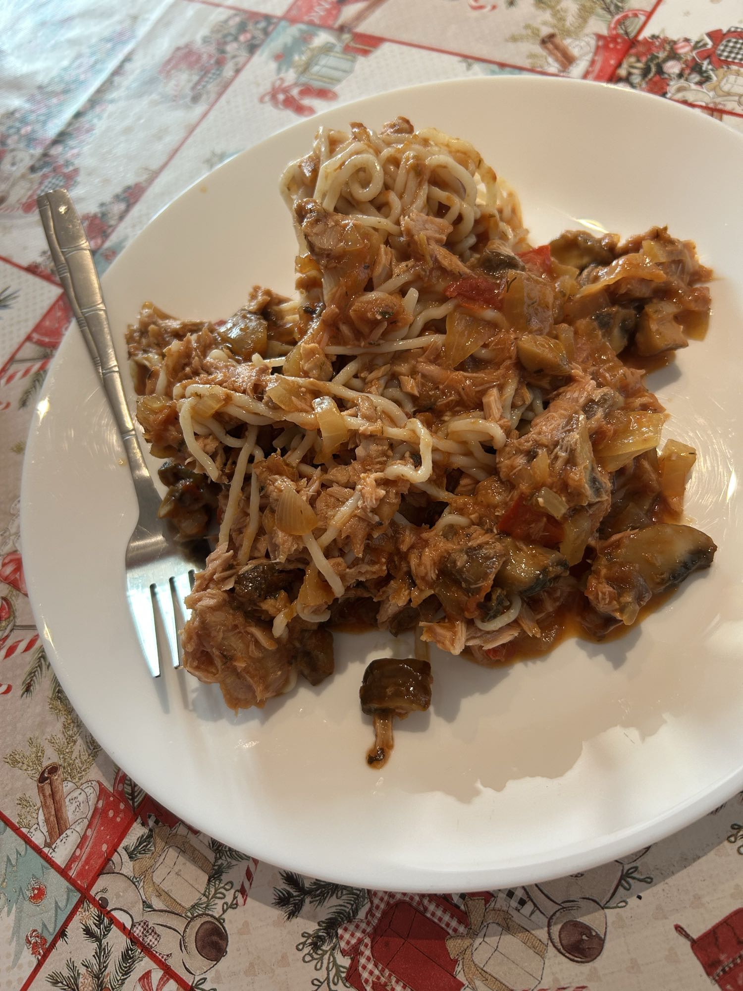 Paste konjac cu ton și tocăniță de ciuperci