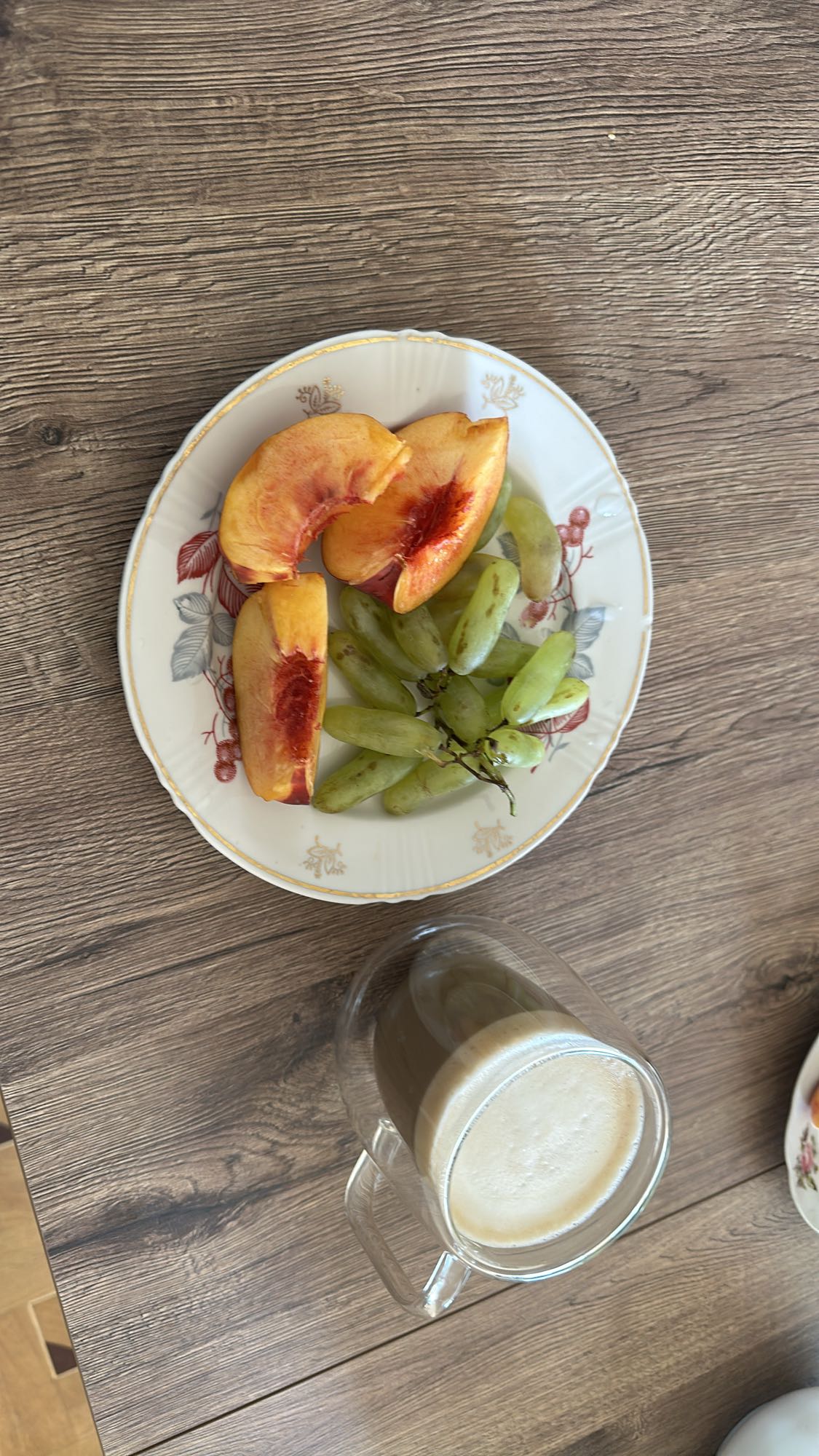 Peach, grapes & coffee