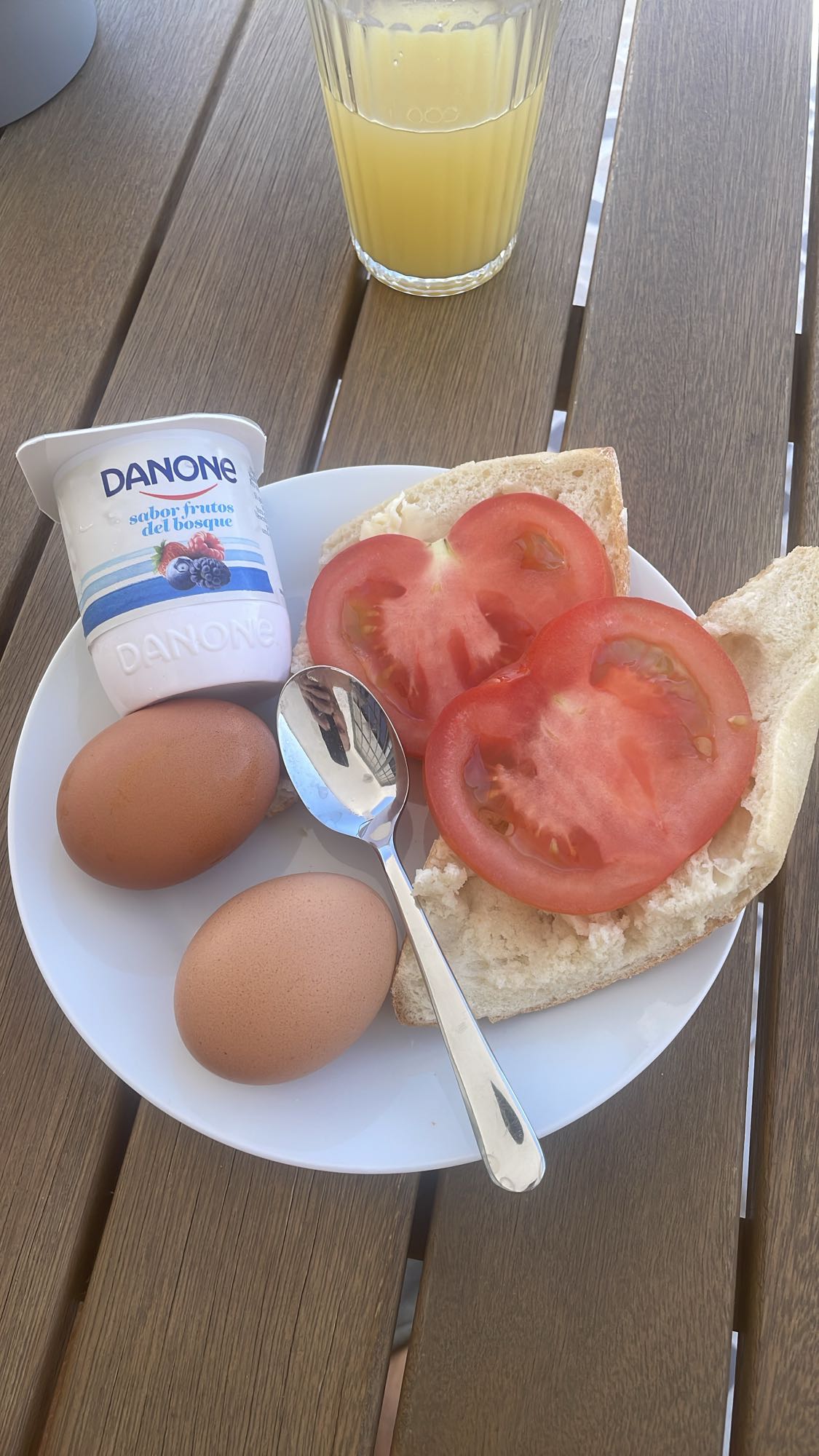 Frukost med ägg & yoghurt