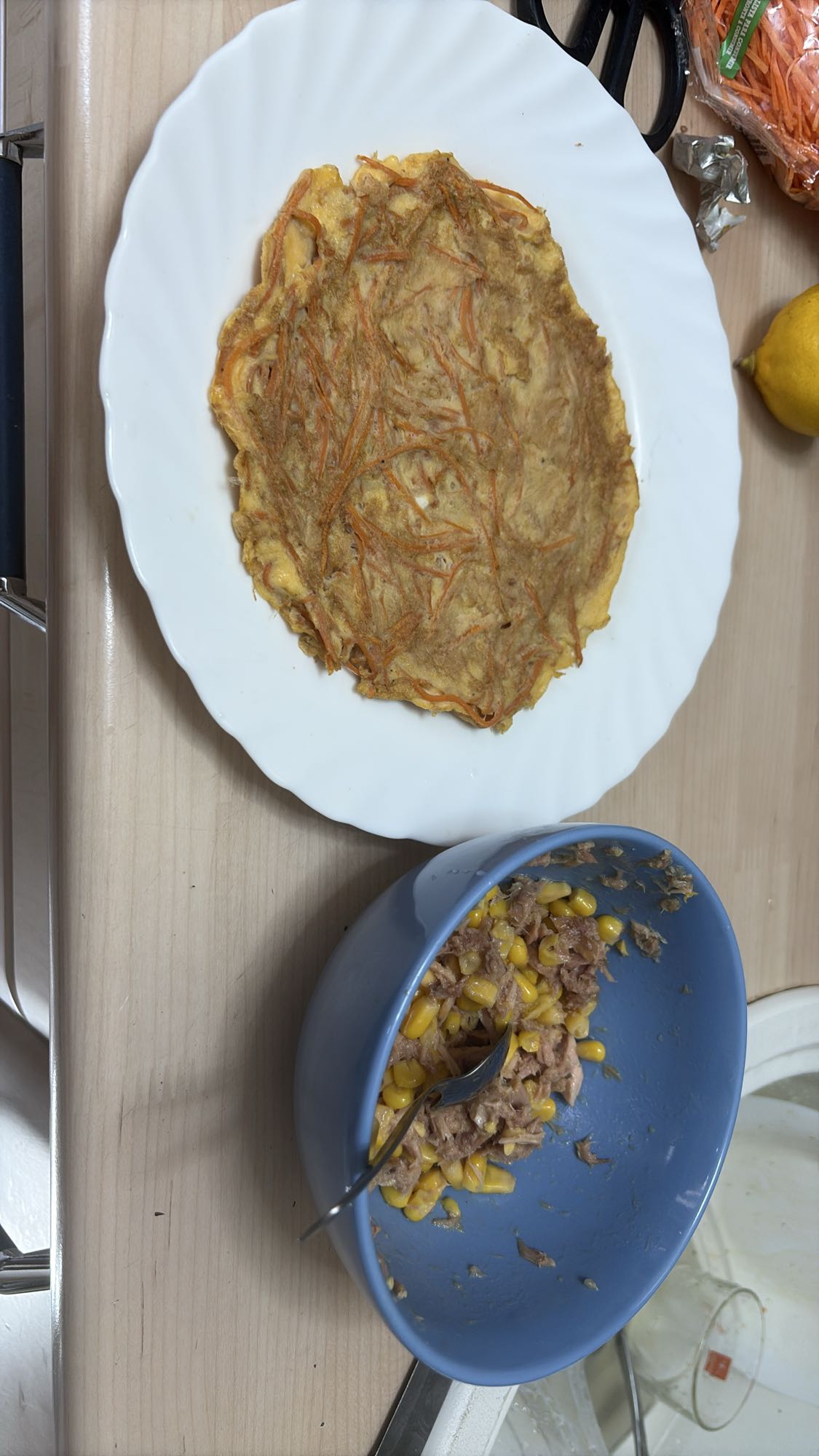 Tortilla con atún y maíz