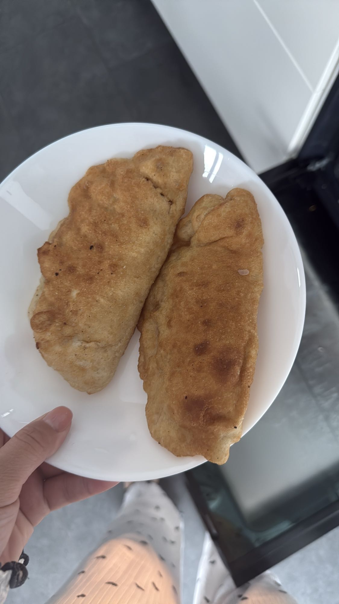 Fried stuffed pastry
