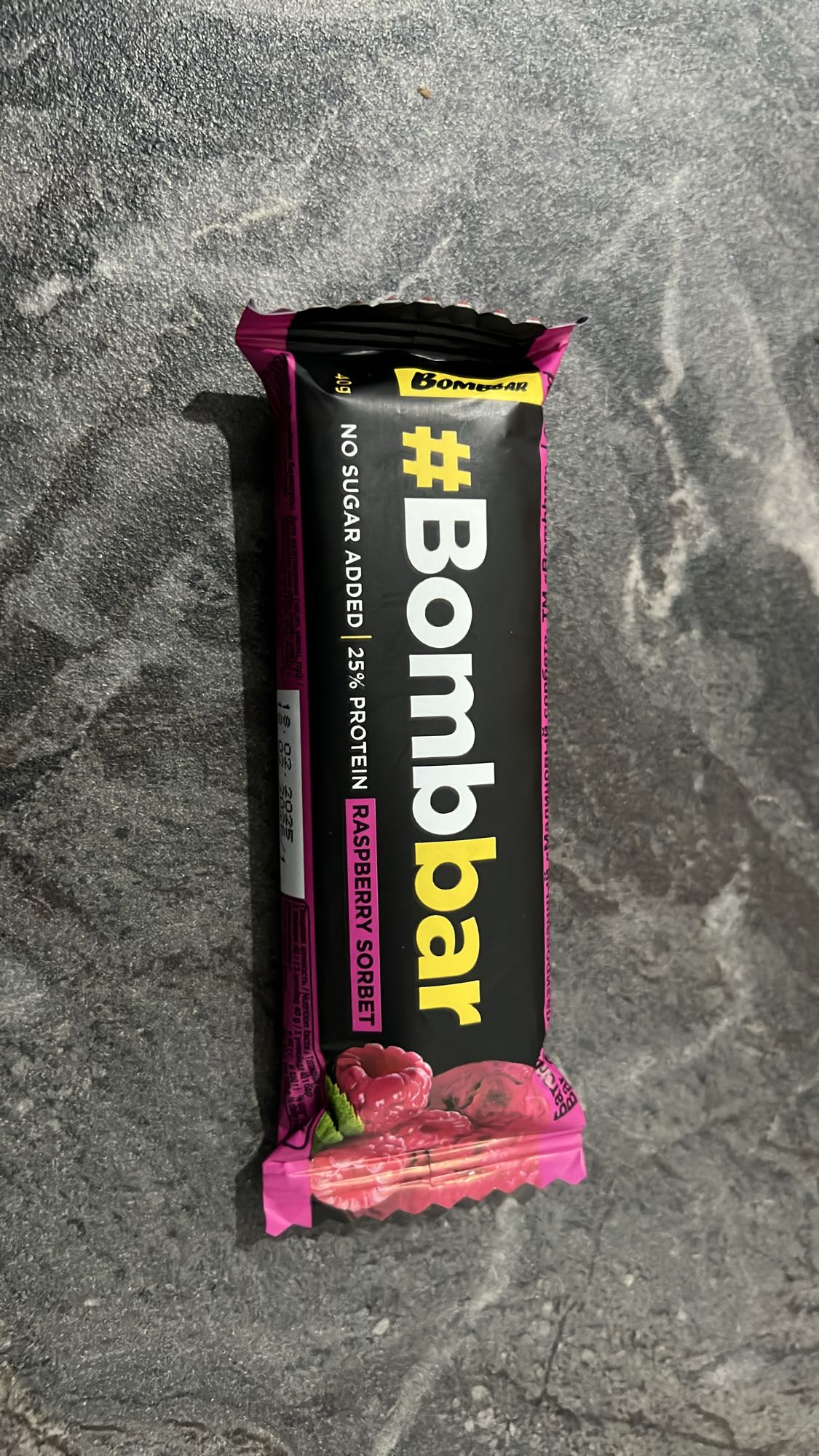 Բոմբբար ազնվամորով