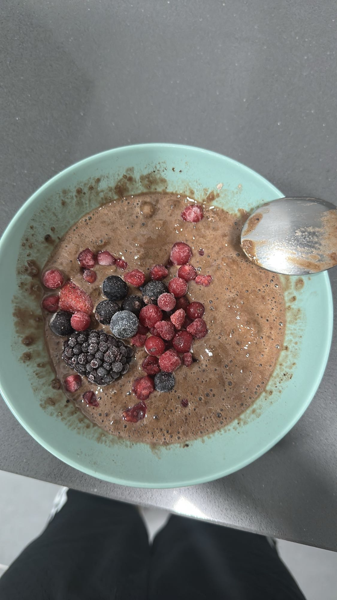 batido de chocolate y frutos