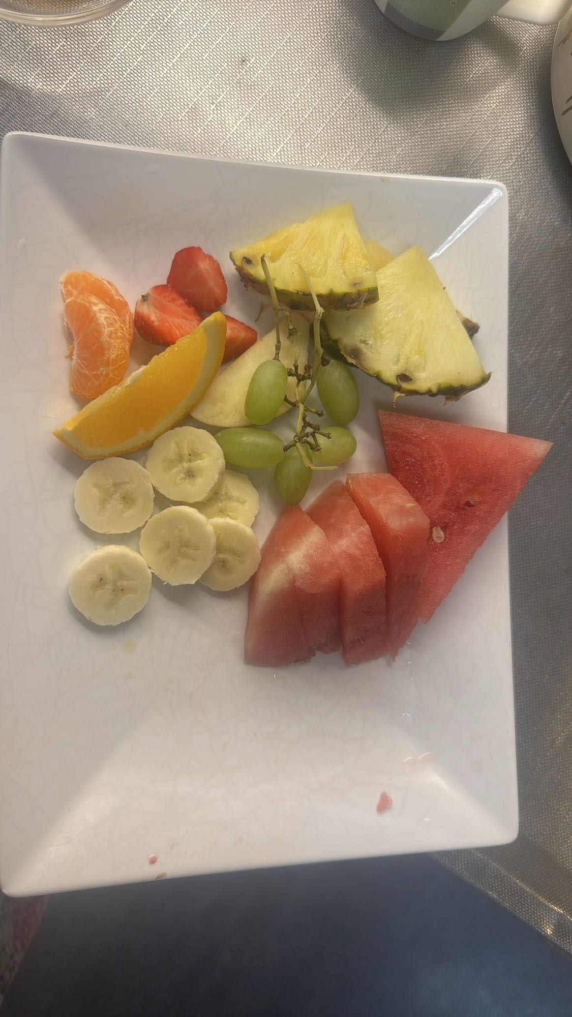 Blandad frukttallrik