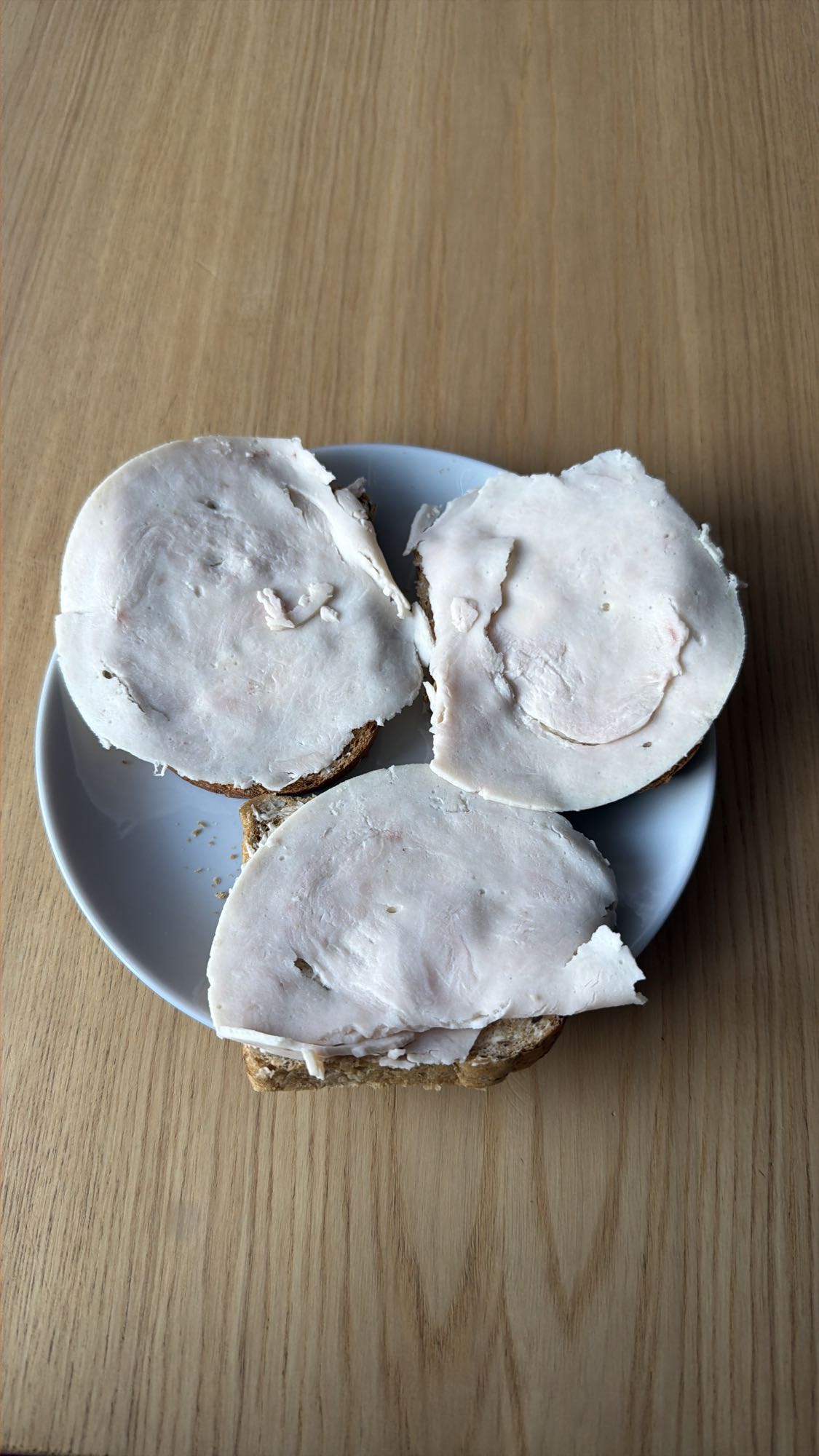 Kanapki z szynką drobiową