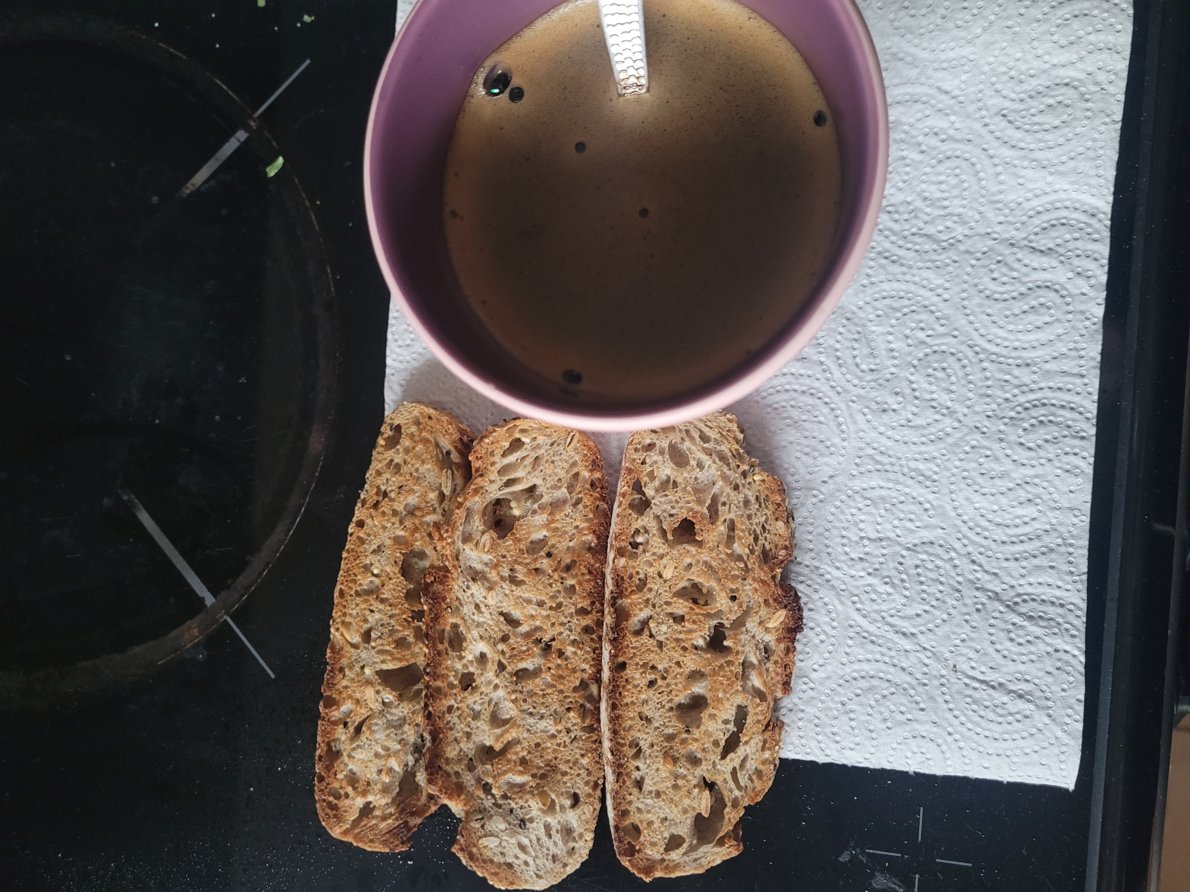 Café et pain complet