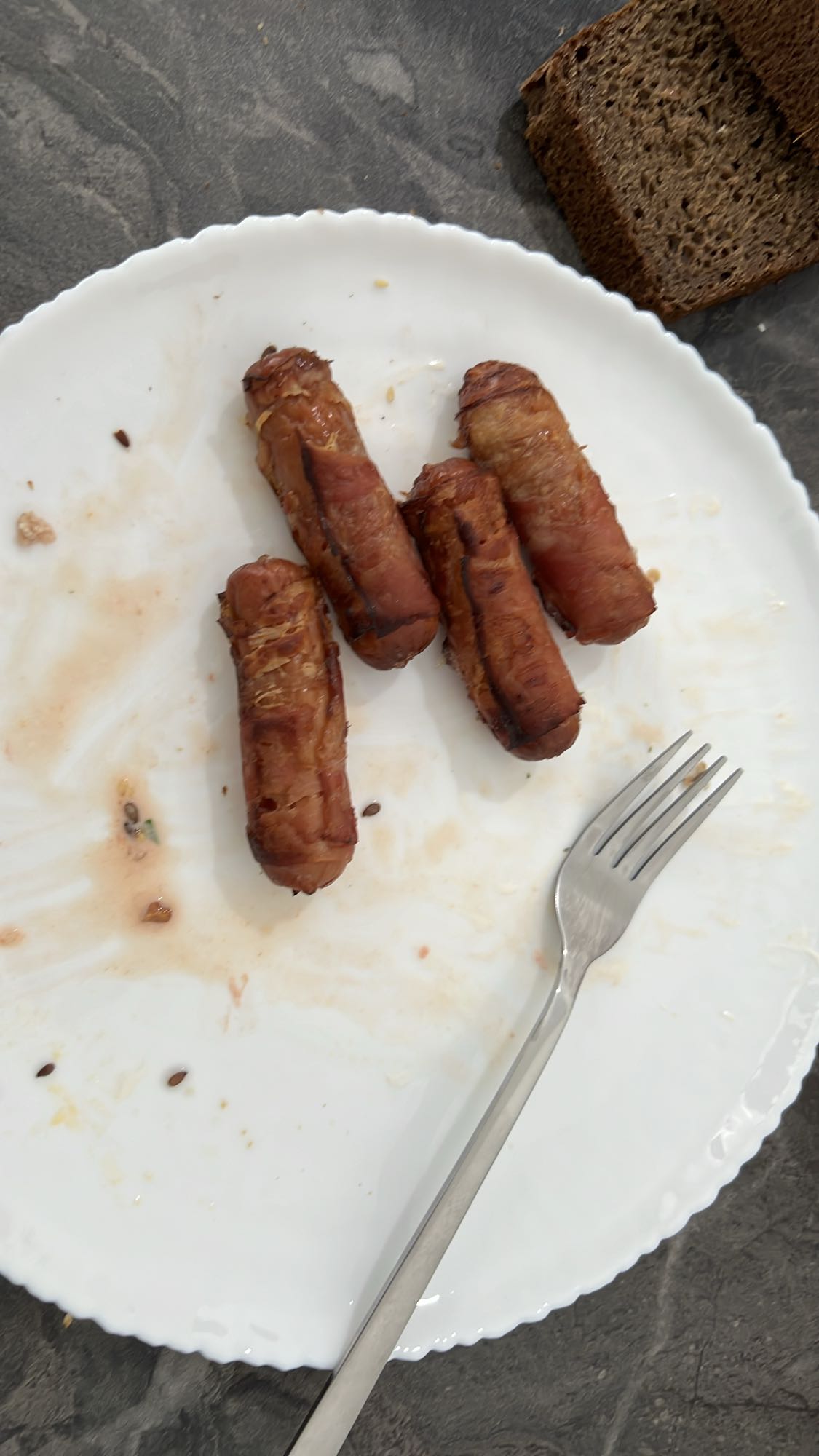 բեկոնով երշիկներ