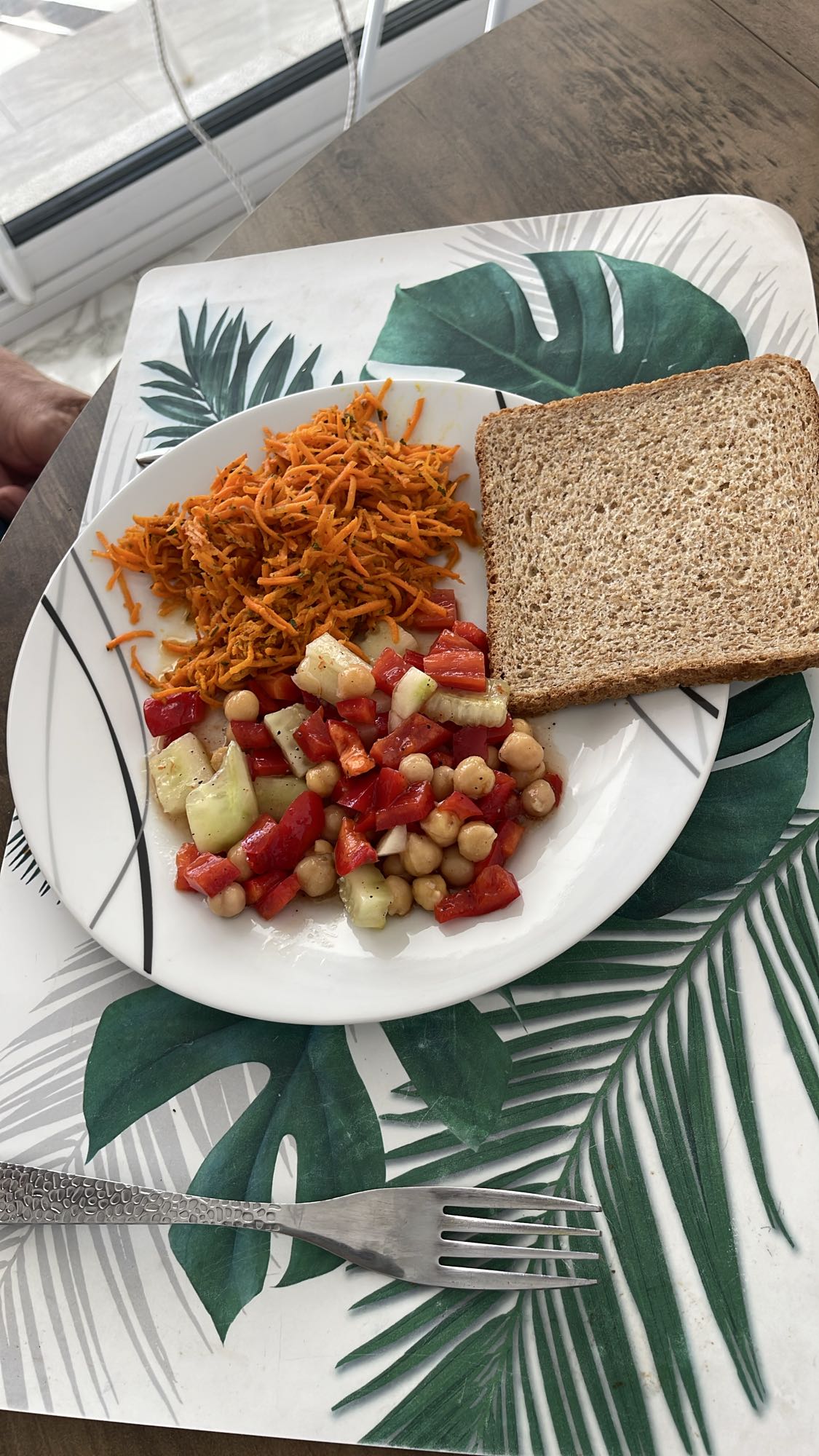 Salade pois chiches et pain