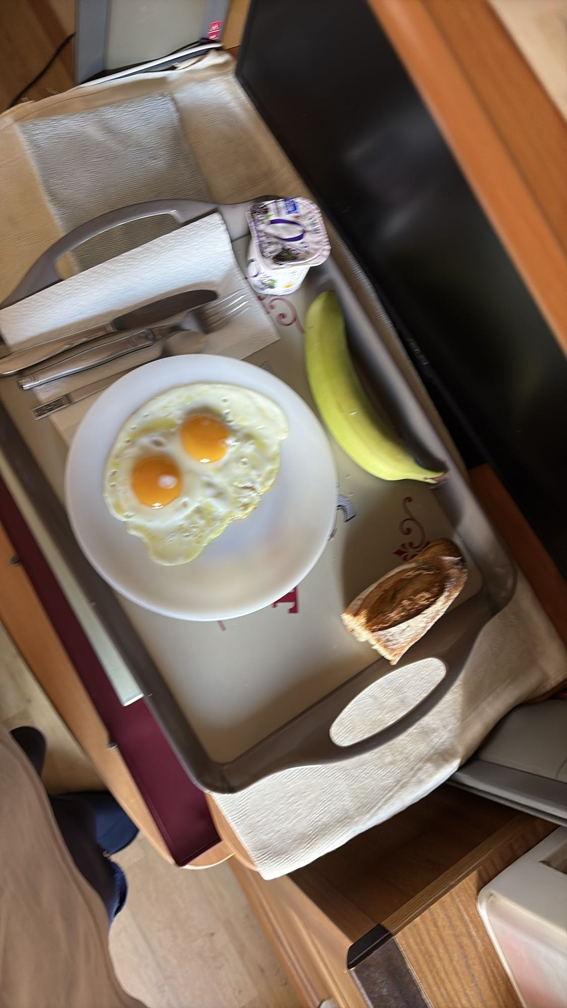 Petit déjeuner œufs banane