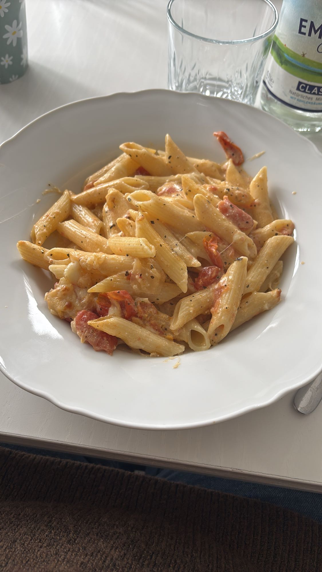 Penne mit Tomaten & Käse