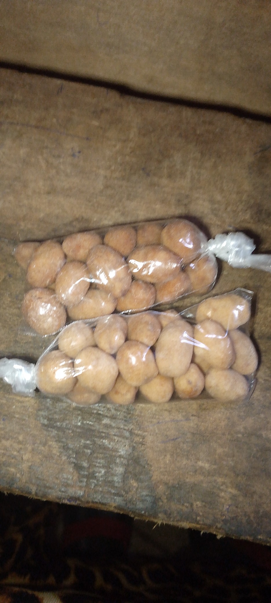 coated groundnuts snack