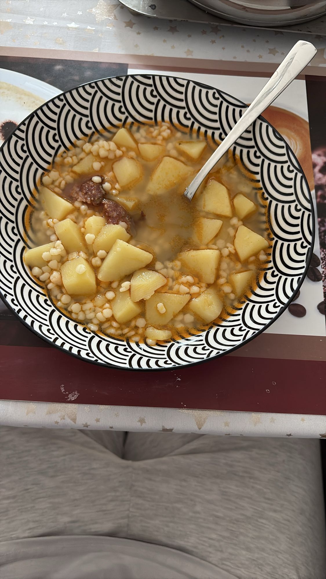 Burgonyás tarhonyaleves