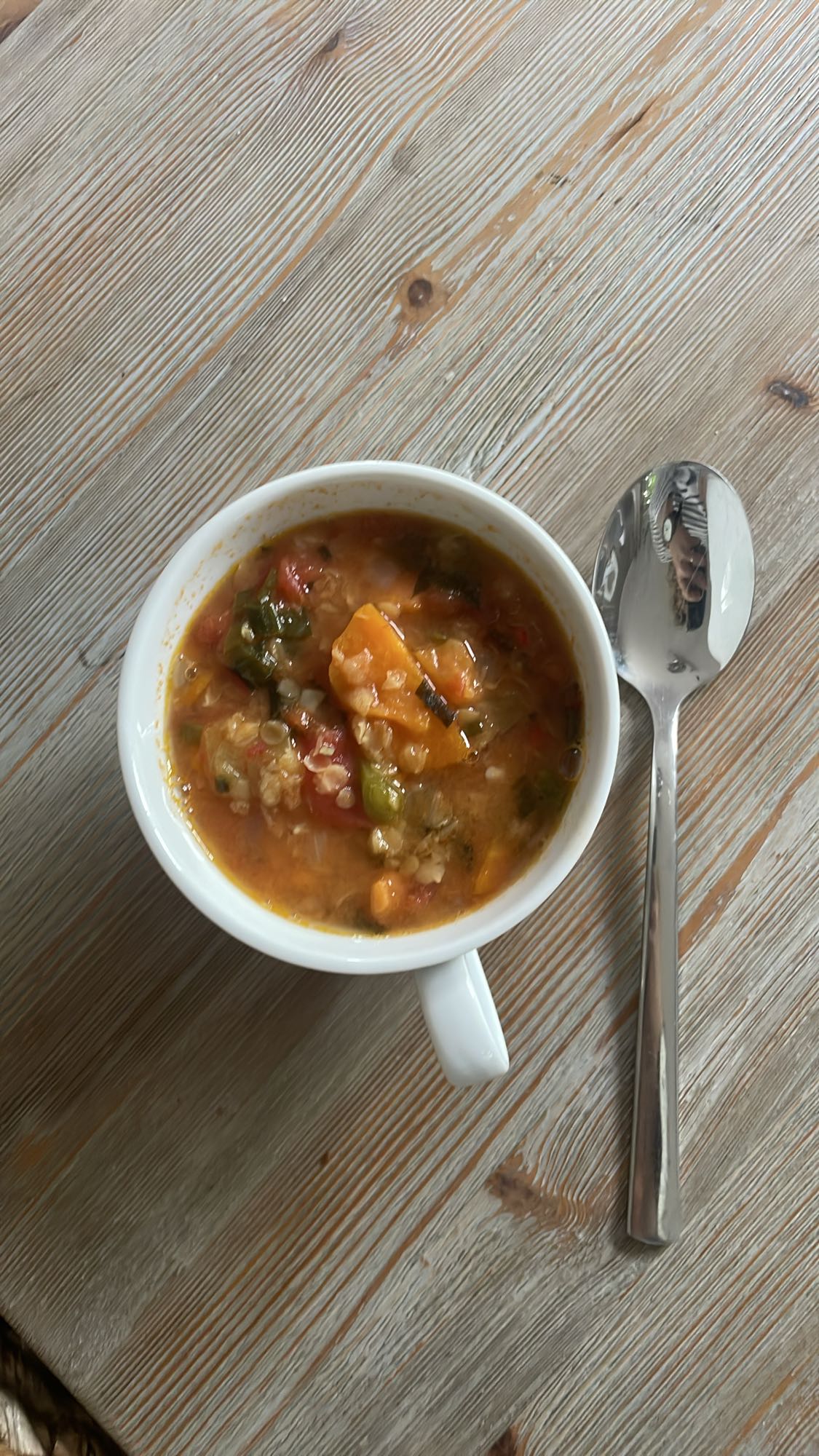 Zupa warzywna z soczewicą