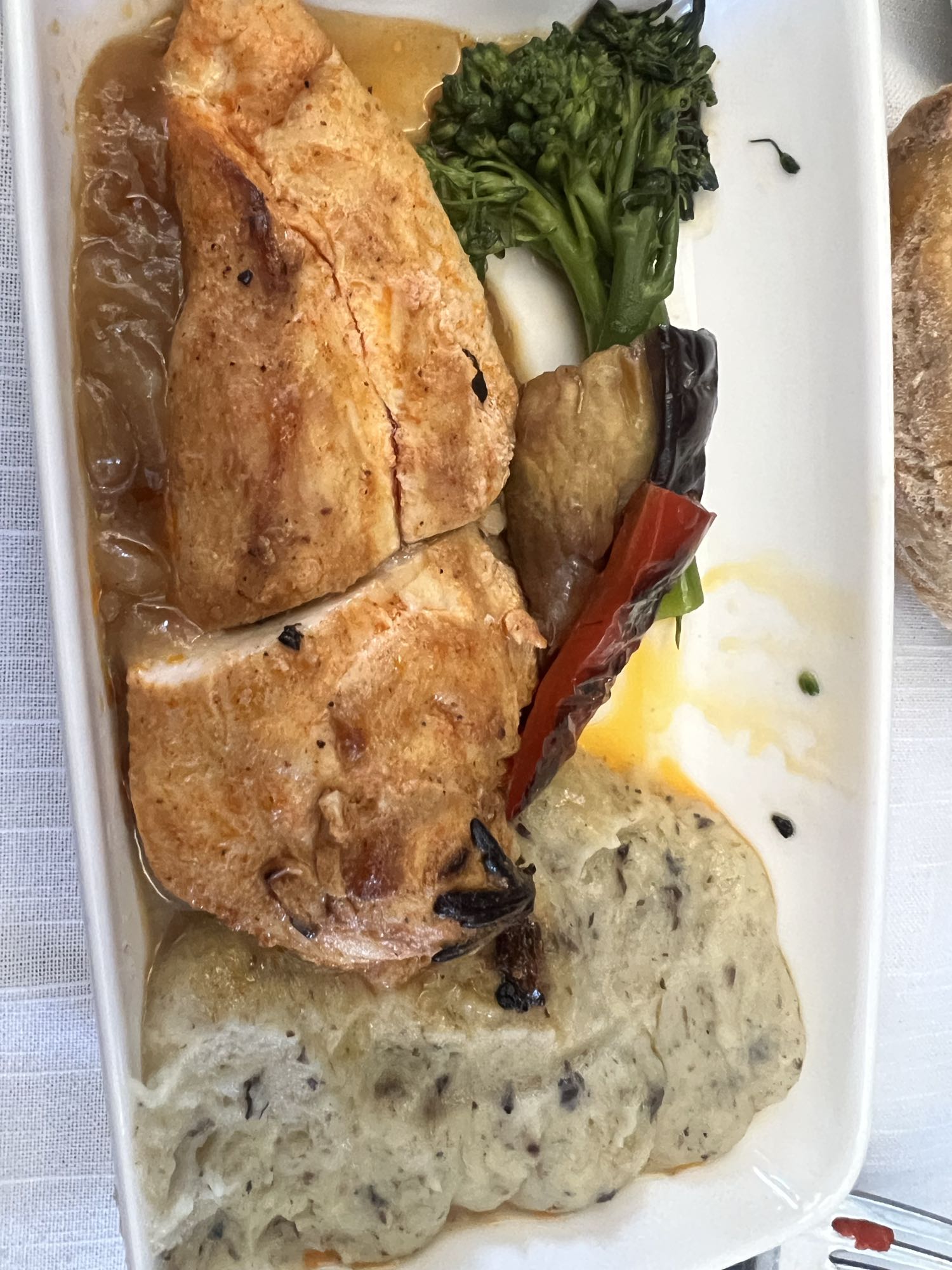 Pollo con puré y verduras