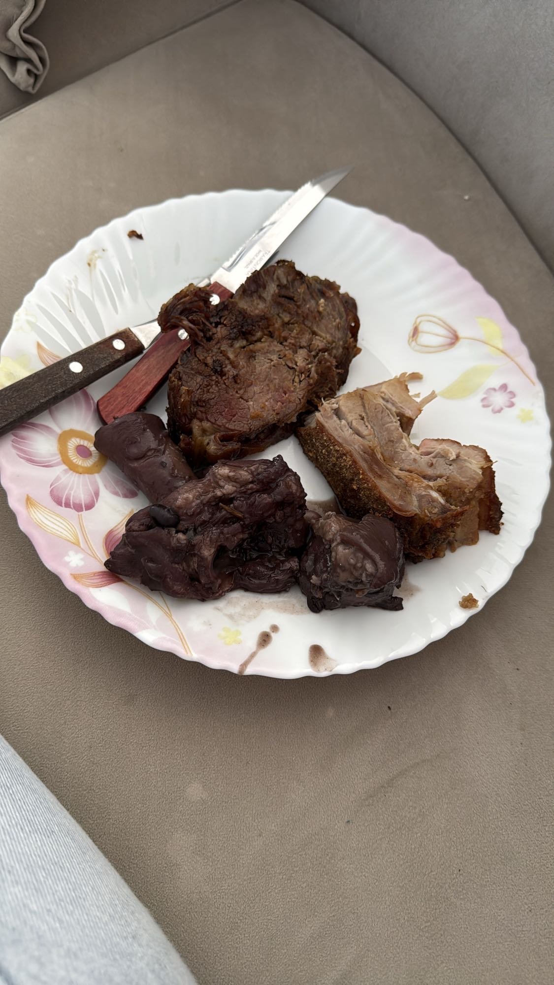 Prato de carnes cozidas