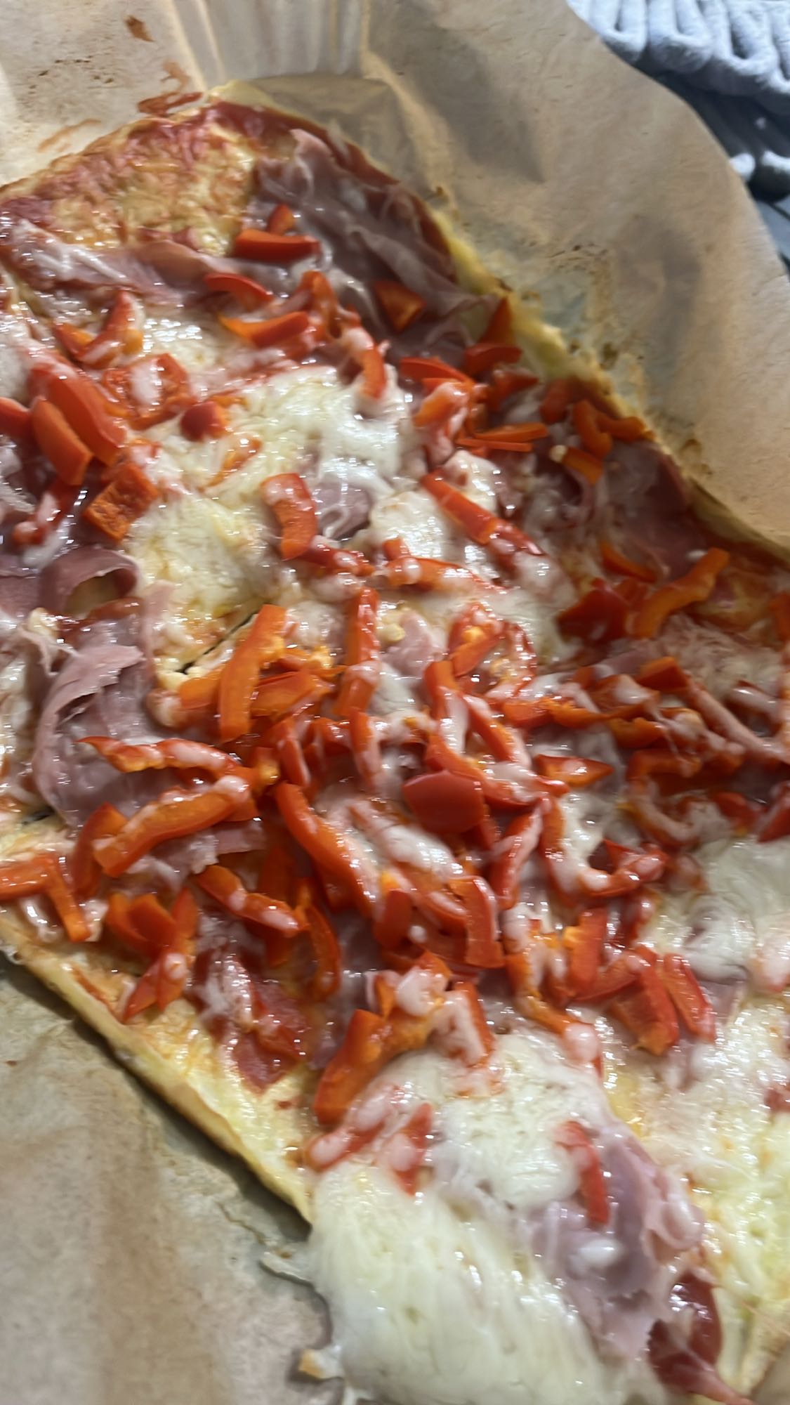 Omletă cu legume și șuncă