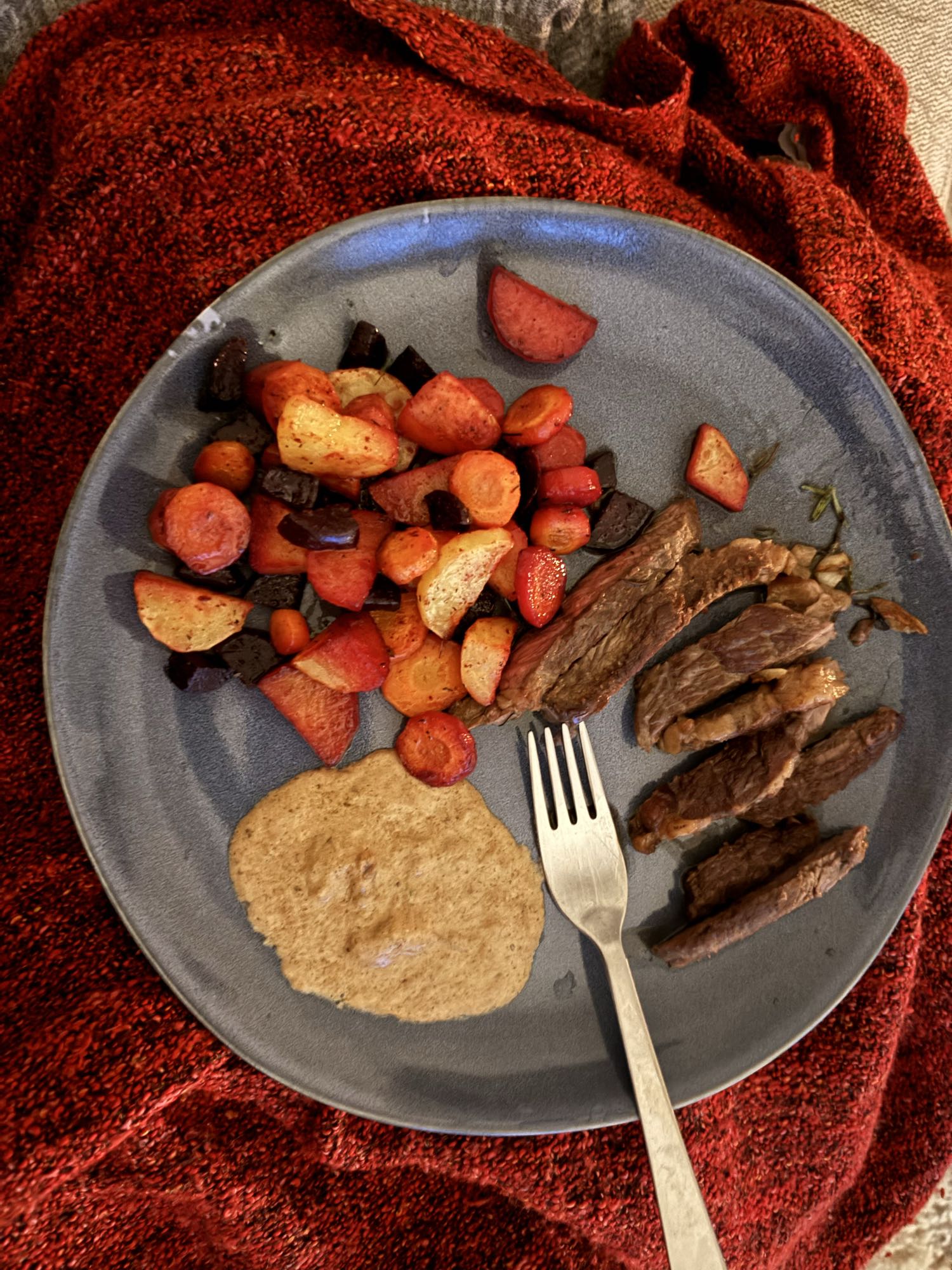 Rostade rotfrukter med biff