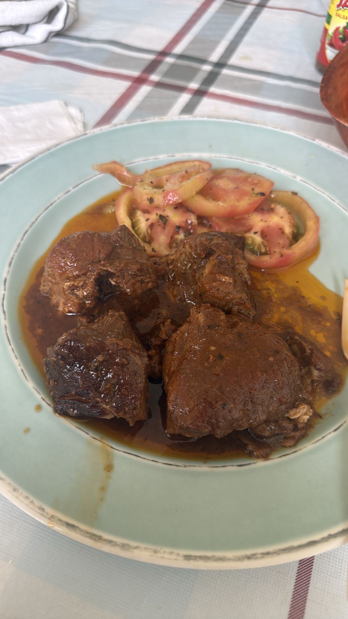 Carne guisada con tomate