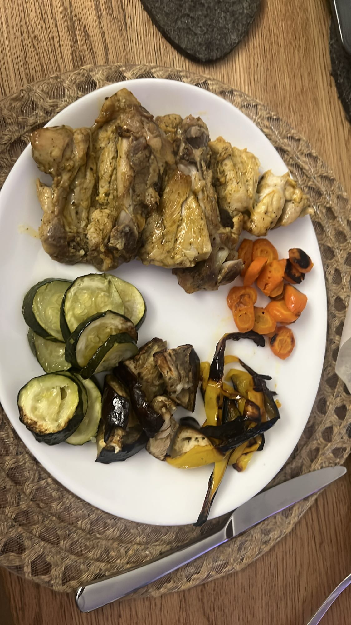 Tavuk ve Izgara Sebzeler