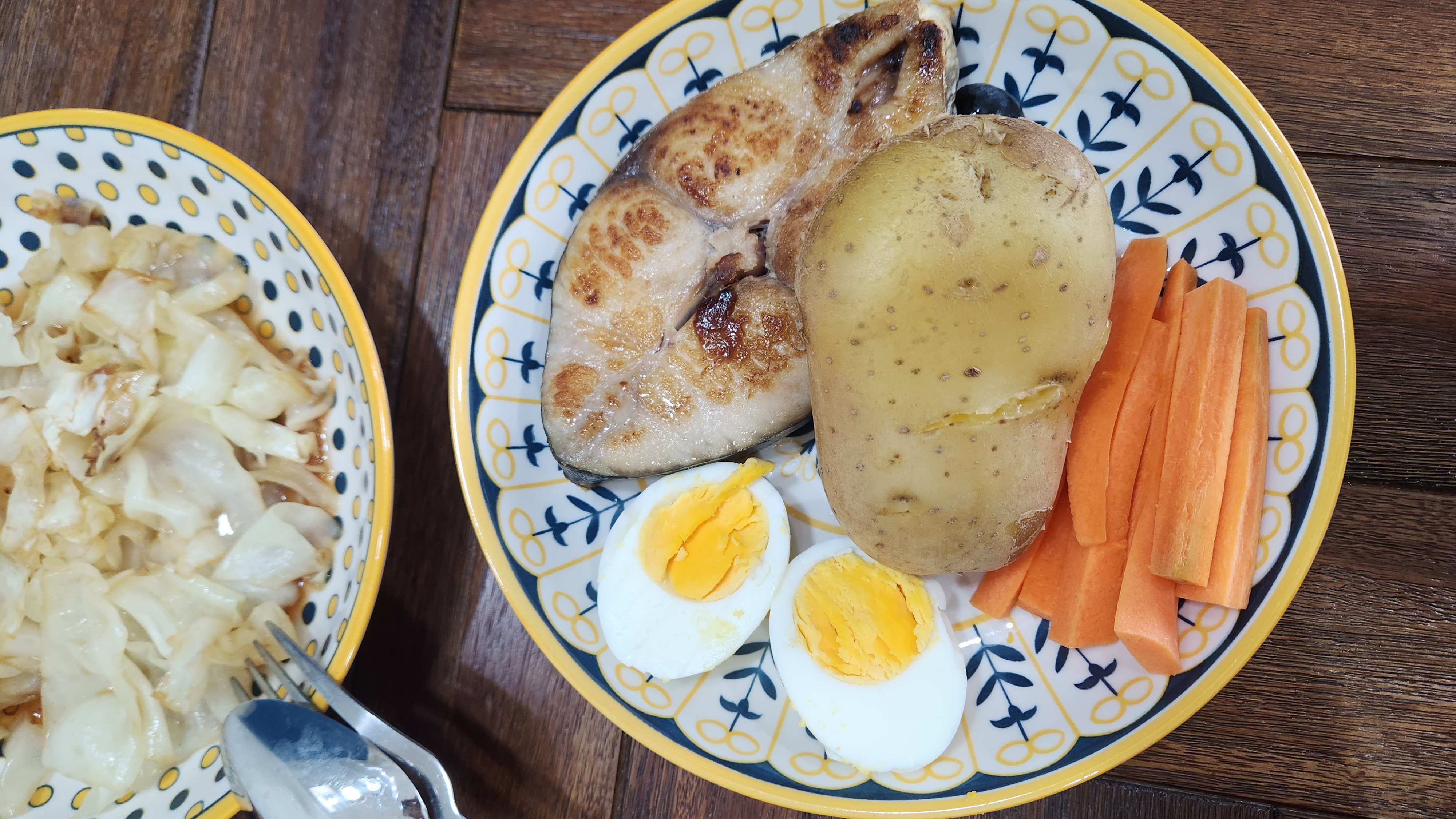 Fish, potato, egg, veggies