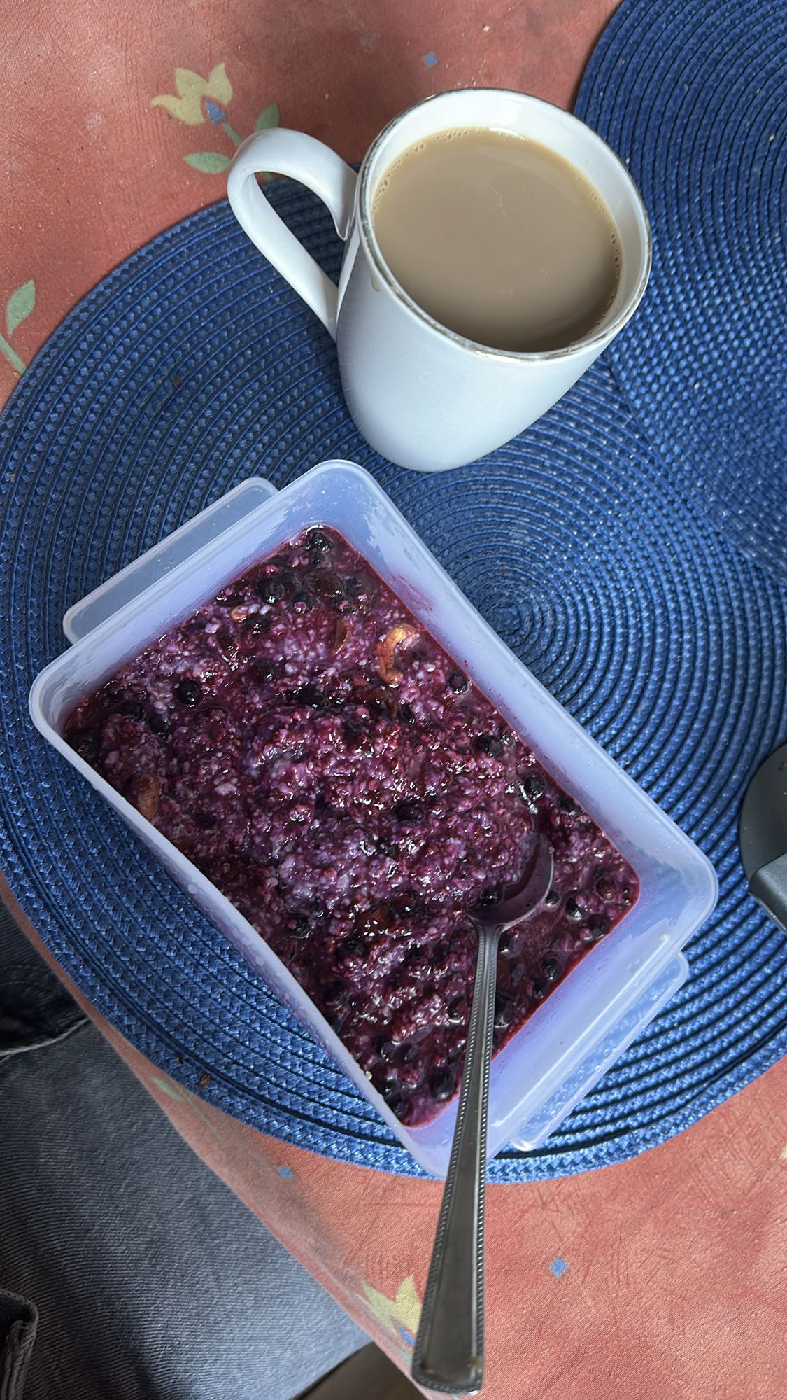 Havregryn med bär & kaffe