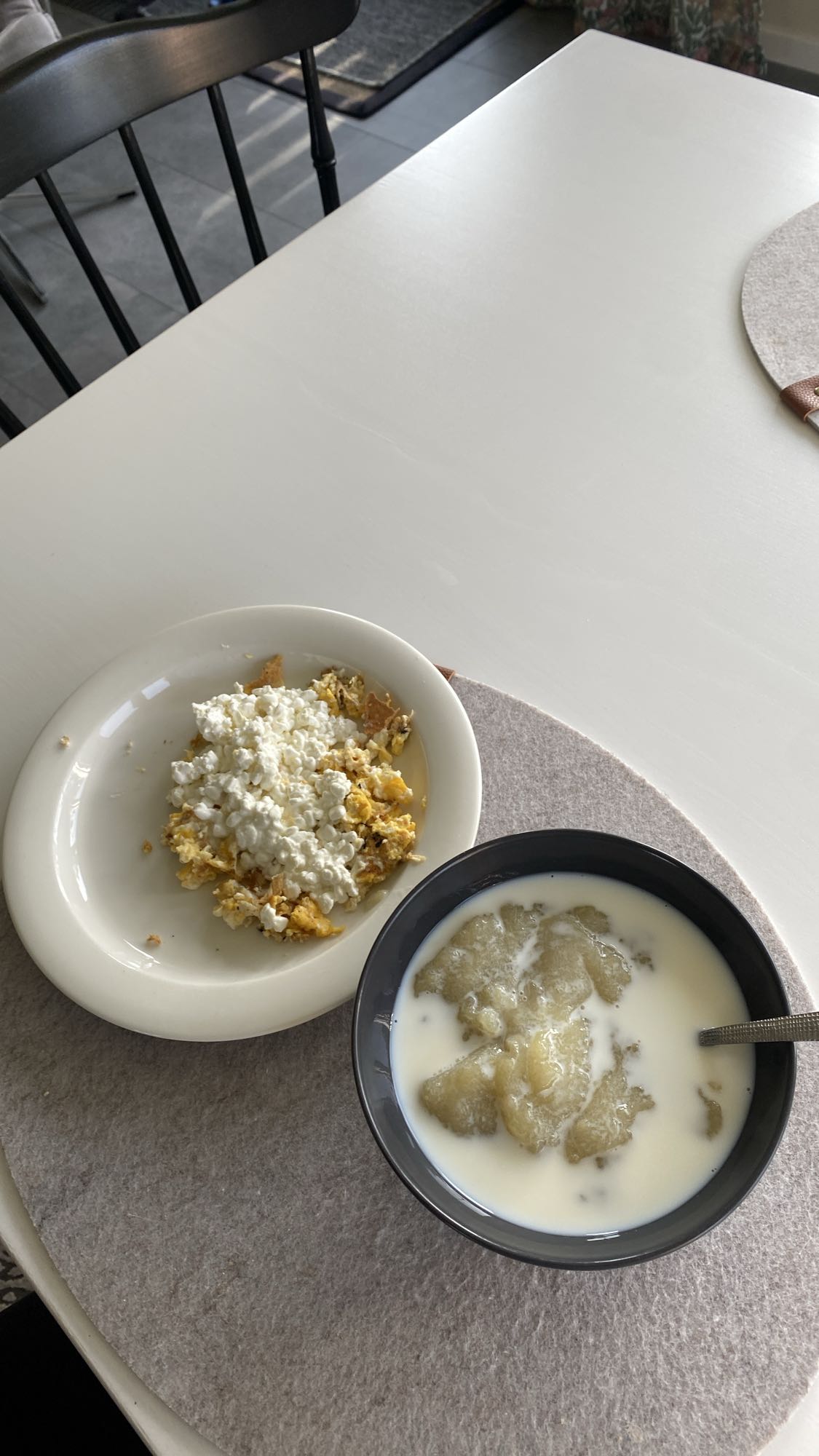 Kesoägg & rabarberkräm