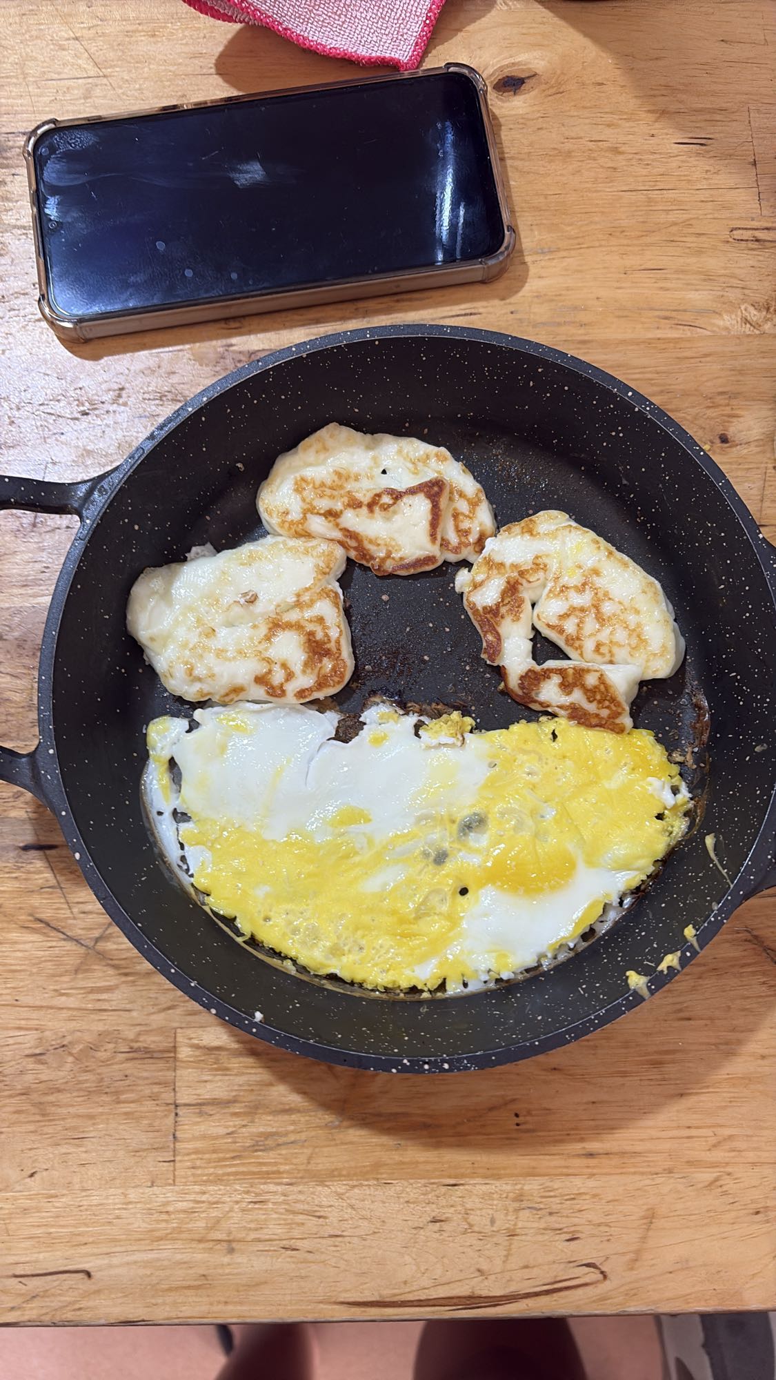 Fried egg with halloumi