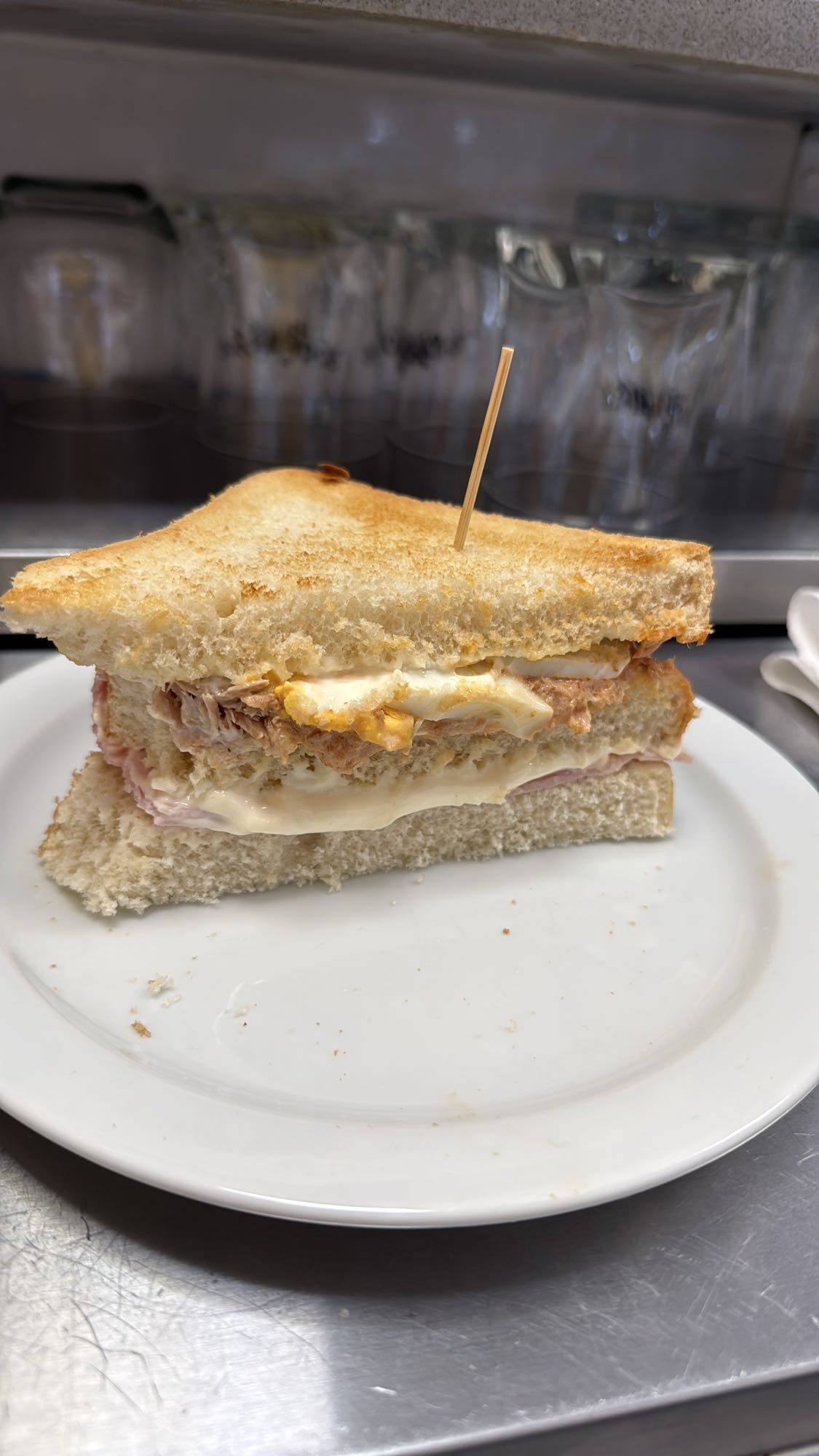 Sándwich mixto con huevo