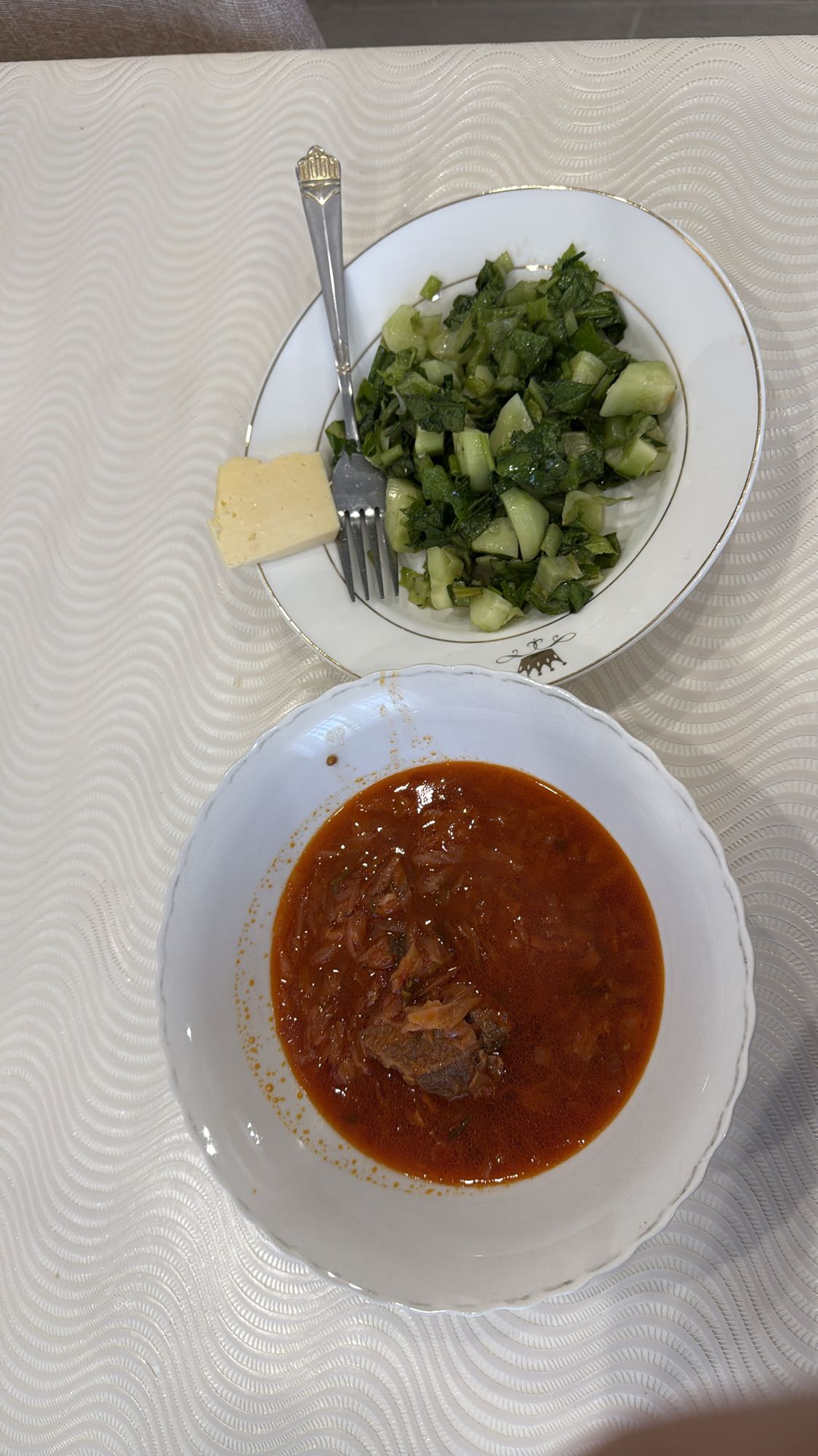 միսով ապուր և աղցան