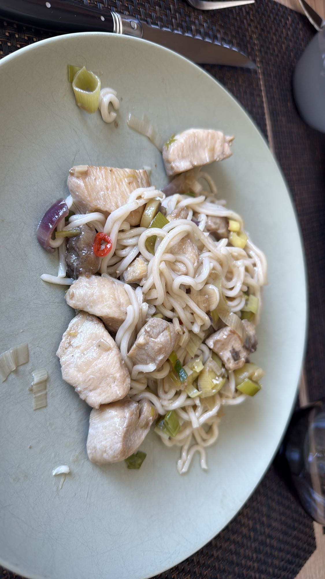 Nouilles au poulet sauté