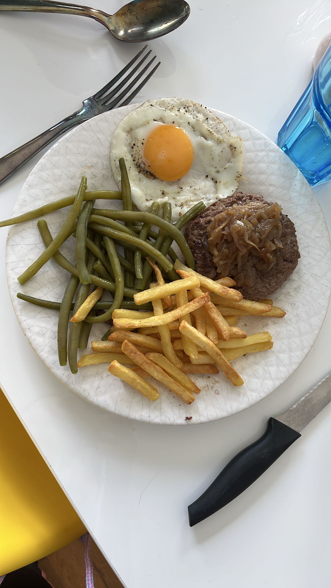 Steak frites œuf haricots