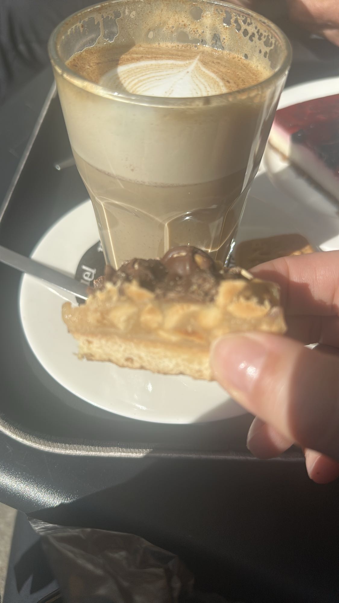 Latte and nut caramel bar