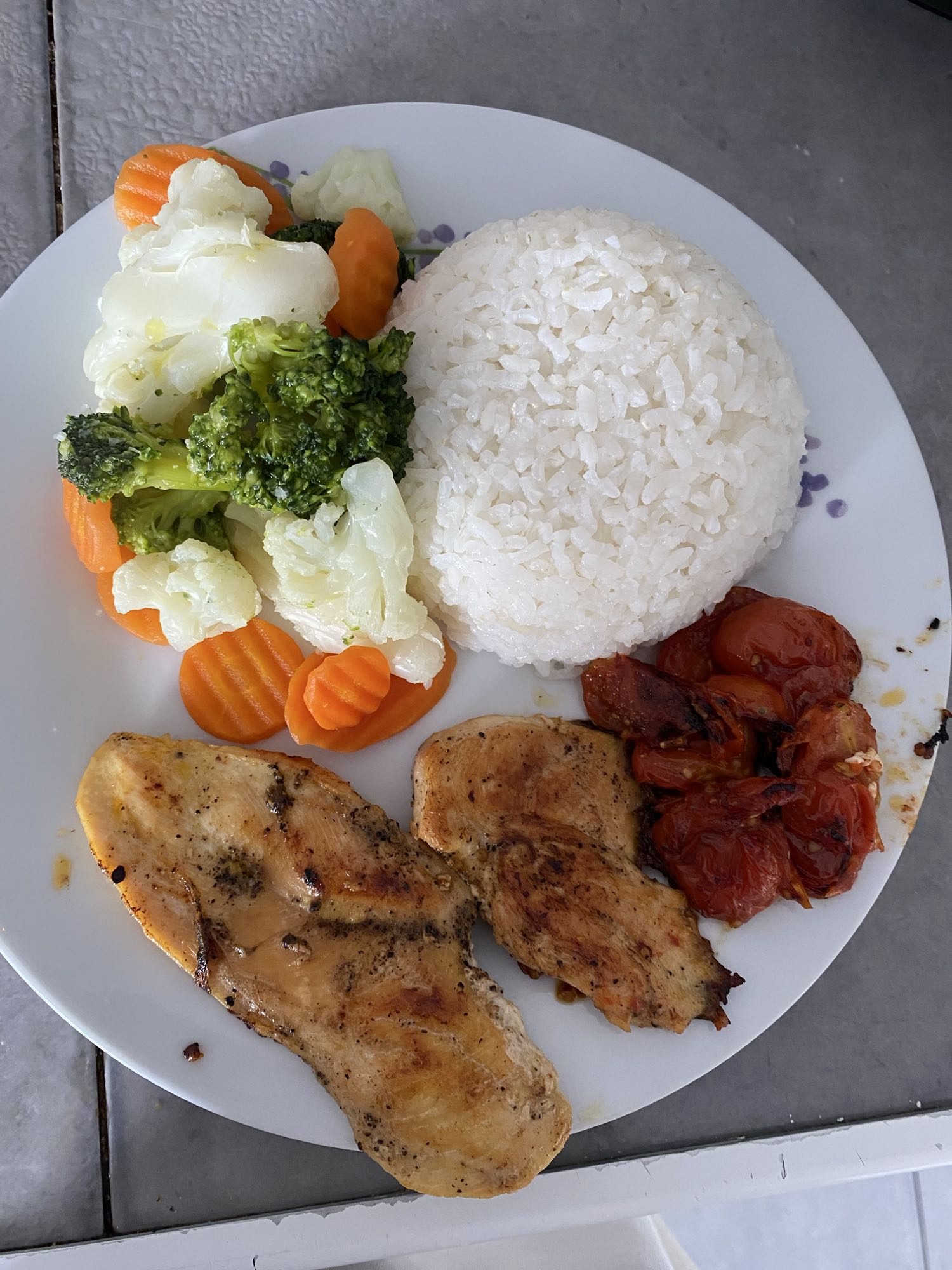 Pollo con arroz y verduras