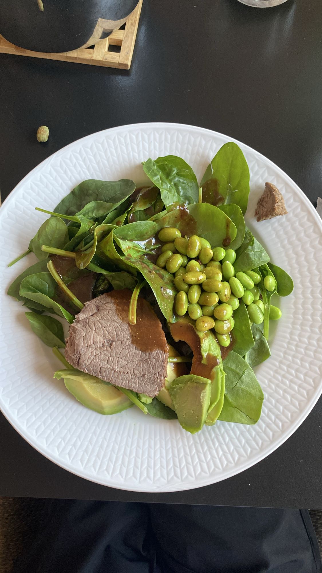 Biff- och avokadosallad