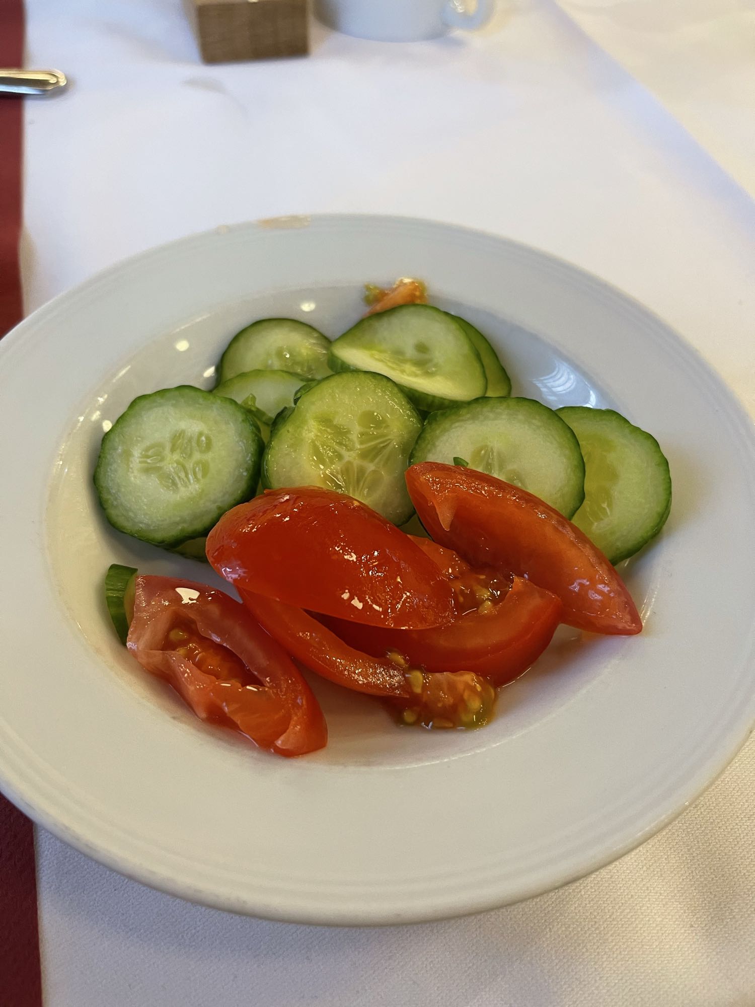 Komkommer-tomatensalade