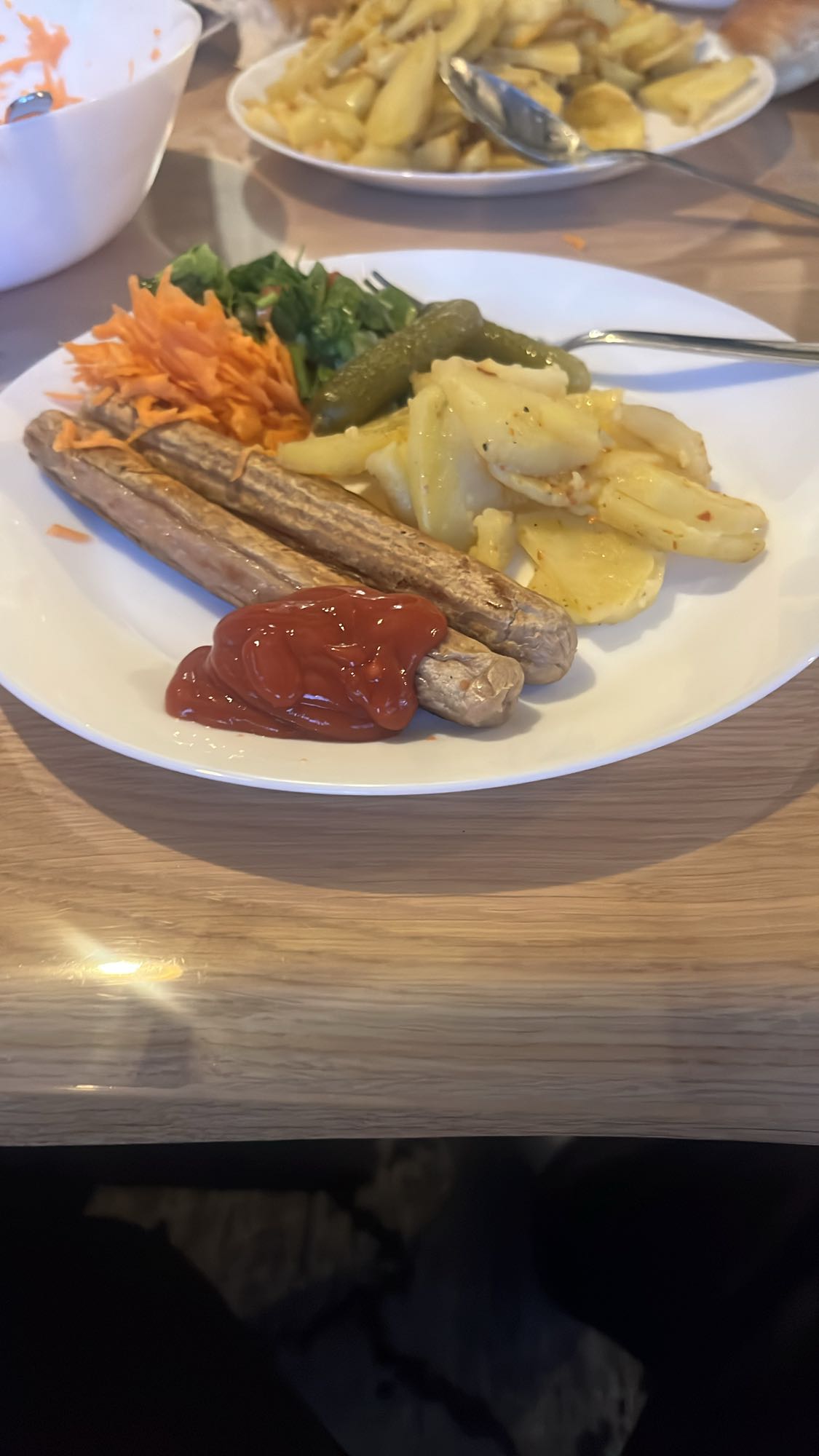 Würstchen mit Kartoffeln