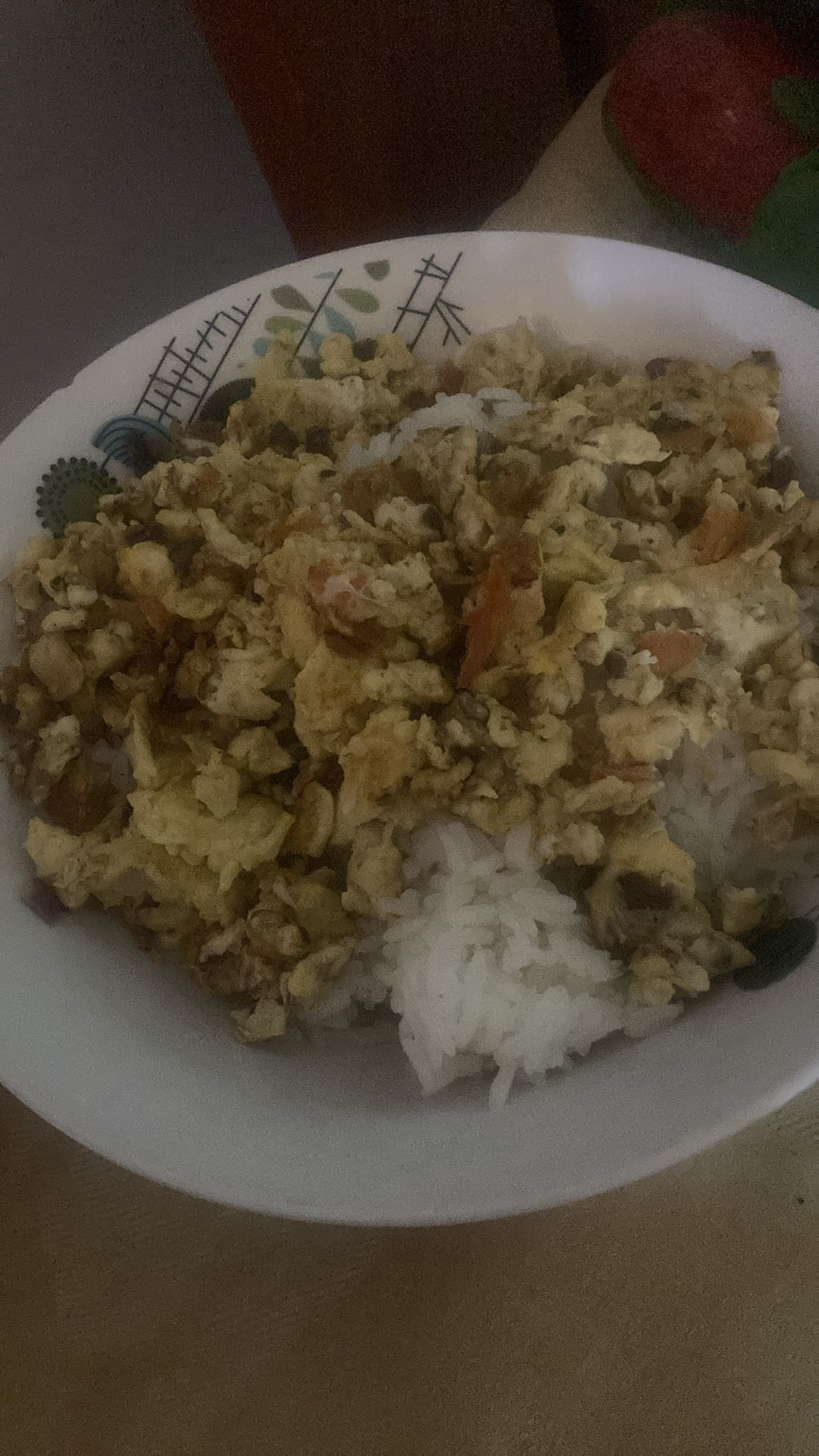 Arroz con huevo revuelto