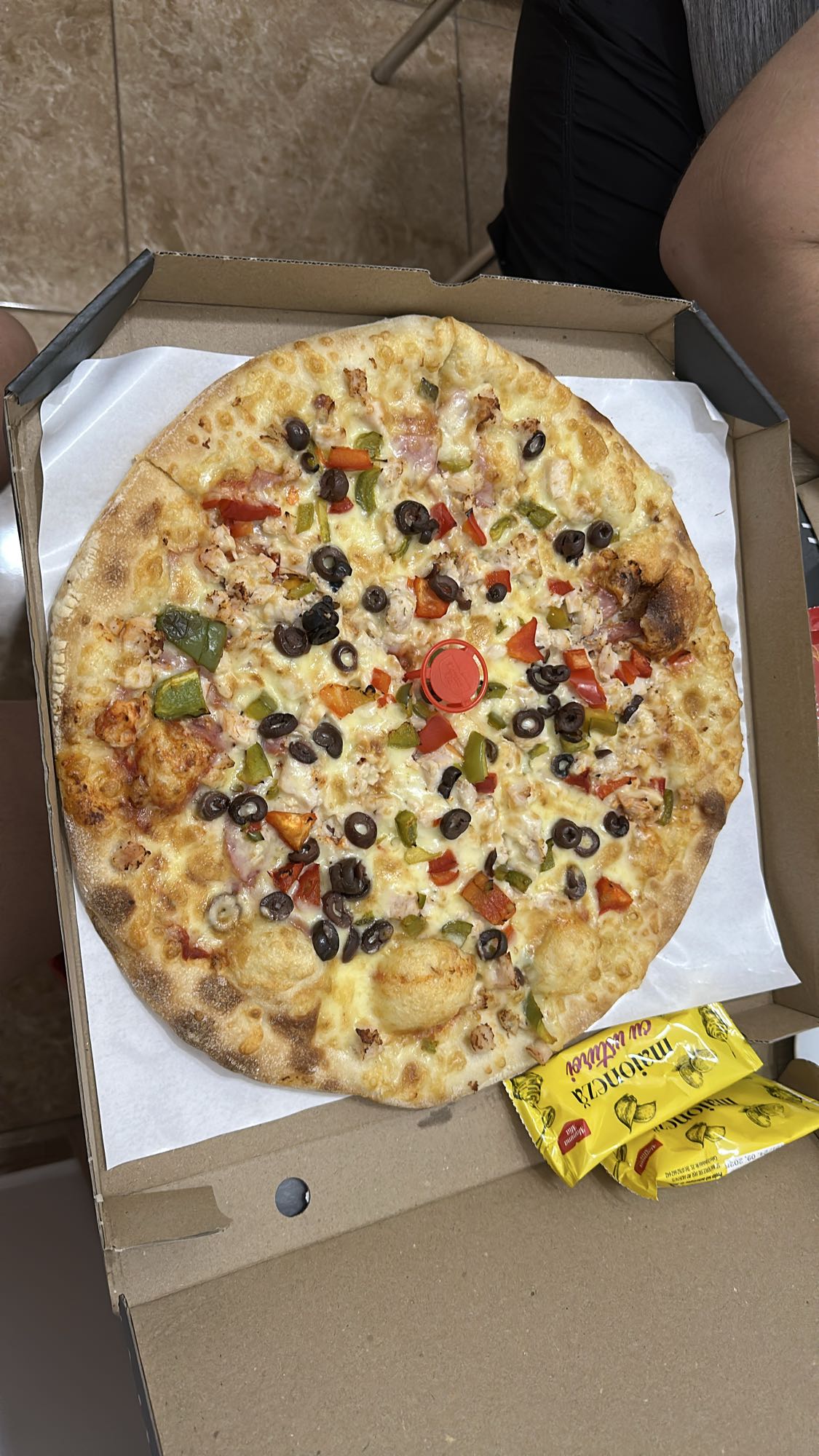 Pizza cu legume și măsline
