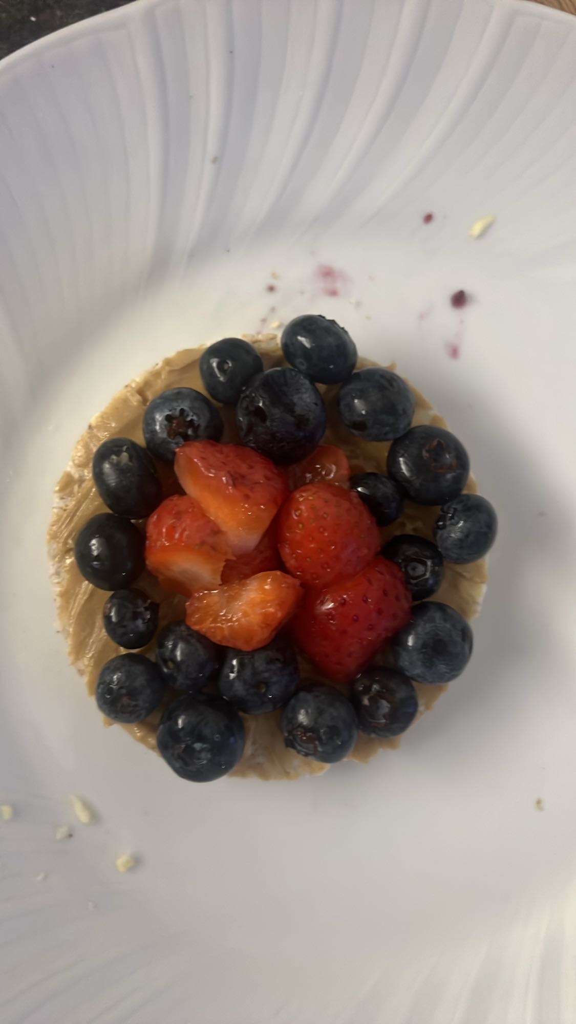 Rice cake with berries