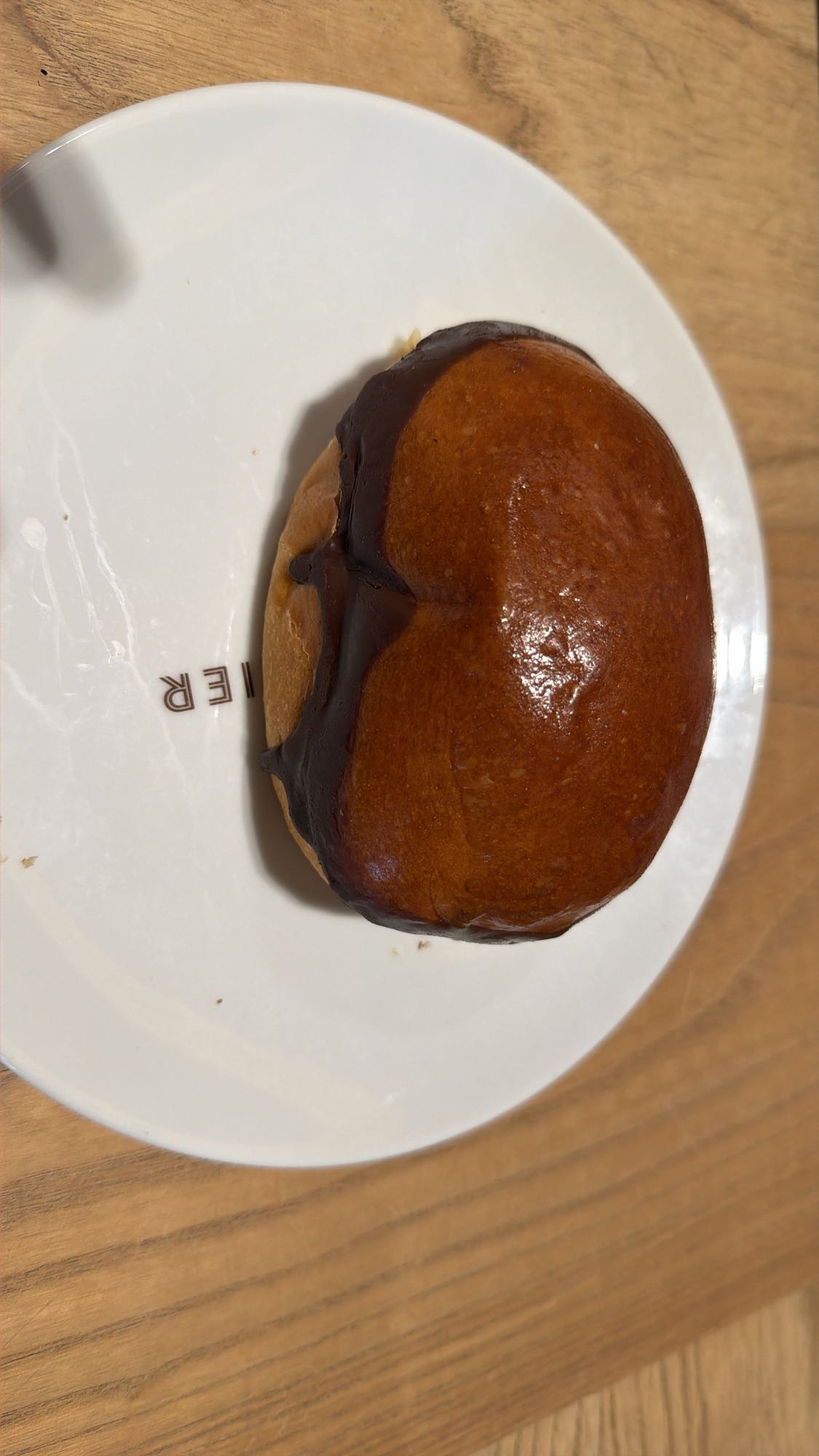 pączek z czekoladą